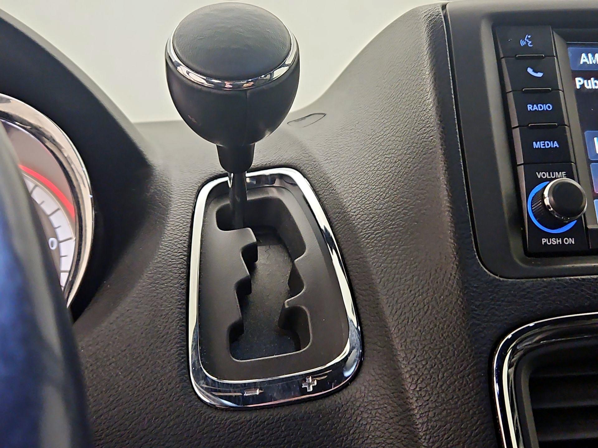 Thumbnail: 2015 Dodge Grand Caravan - 17