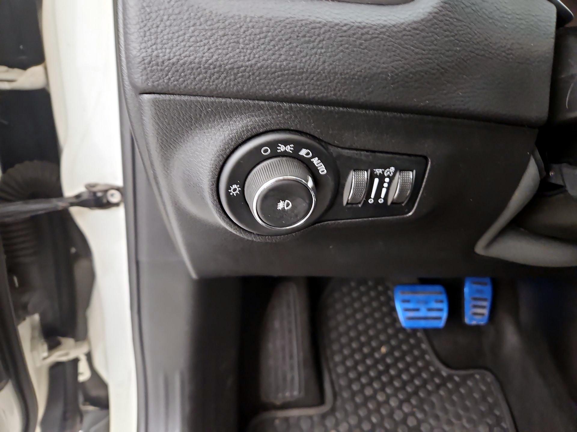 Thumbnail: 2018 Jeep Compass - 13