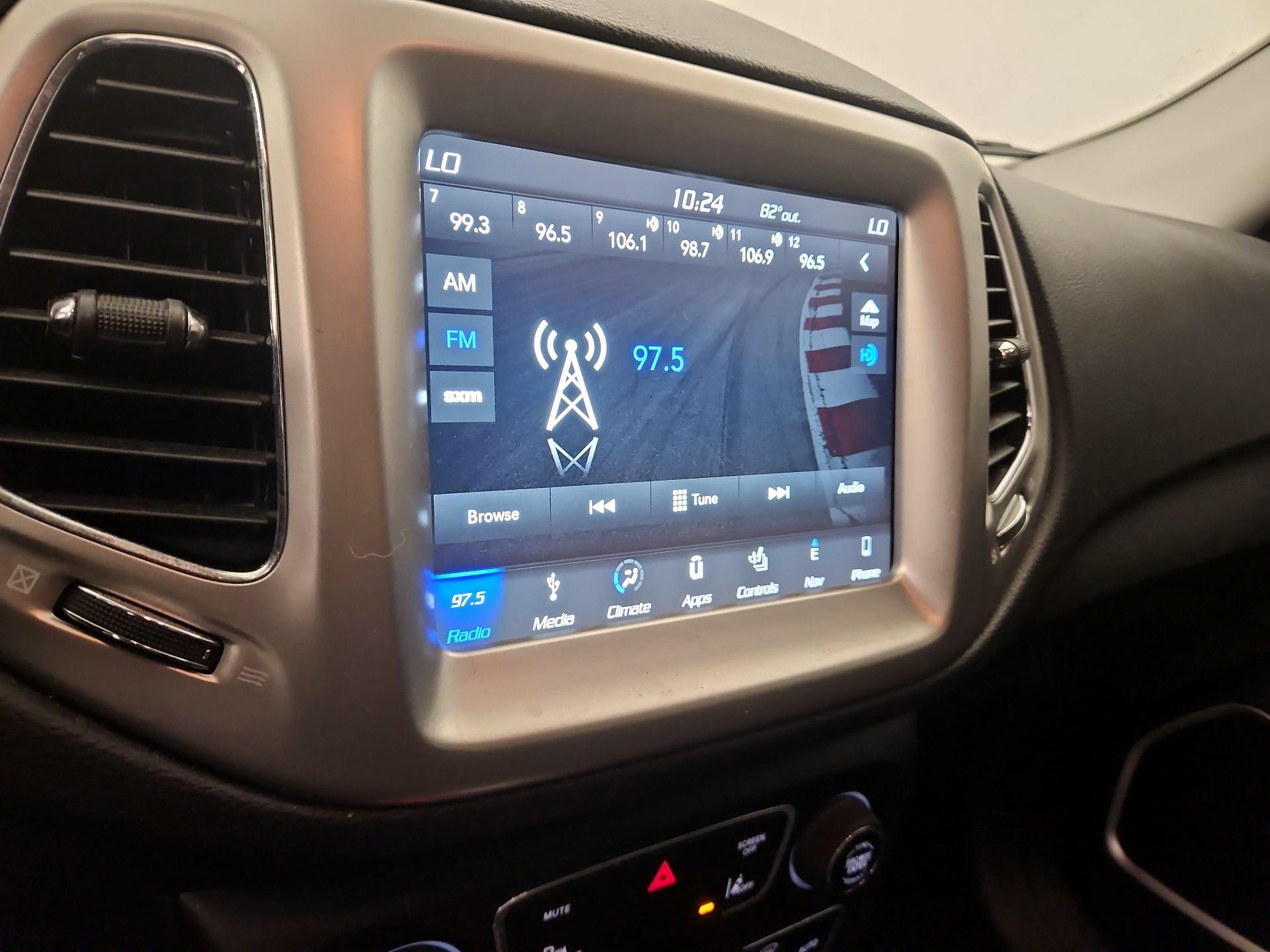 Thumbnail: 2018 Jeep Compass - 16