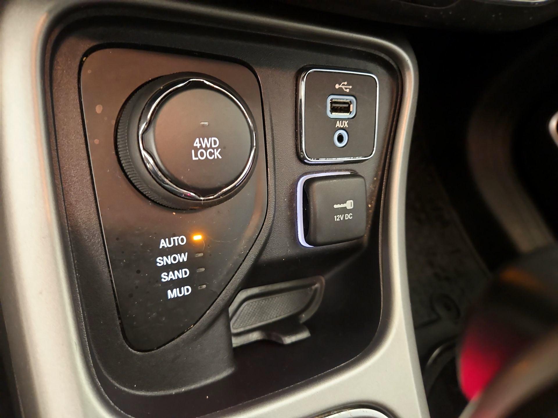 Thumbnail: 2018 Jeep Compass - 19