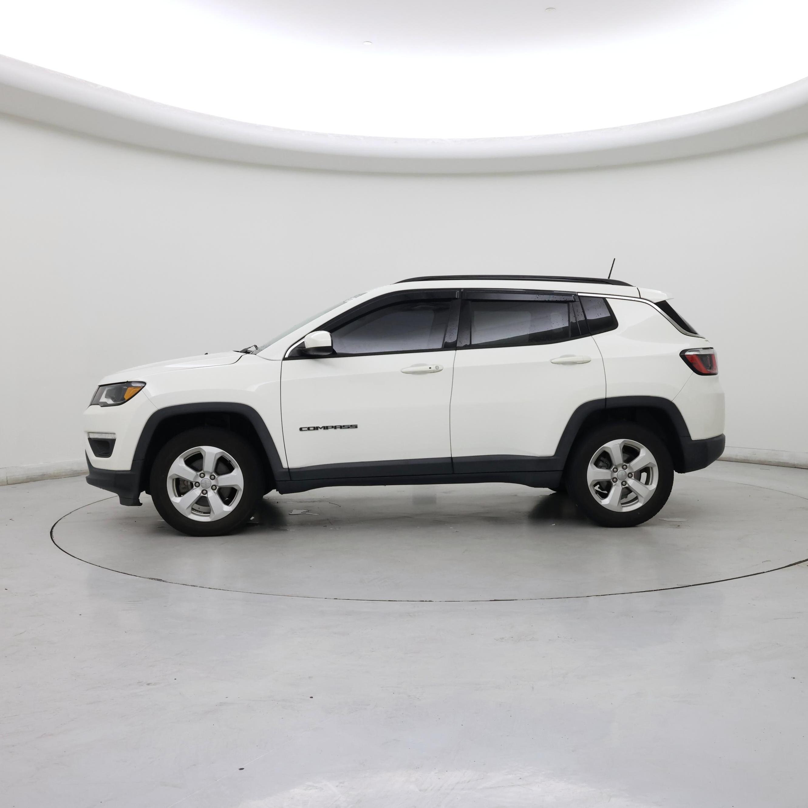 Thumbnail: 2018 Jeep Compass - 3