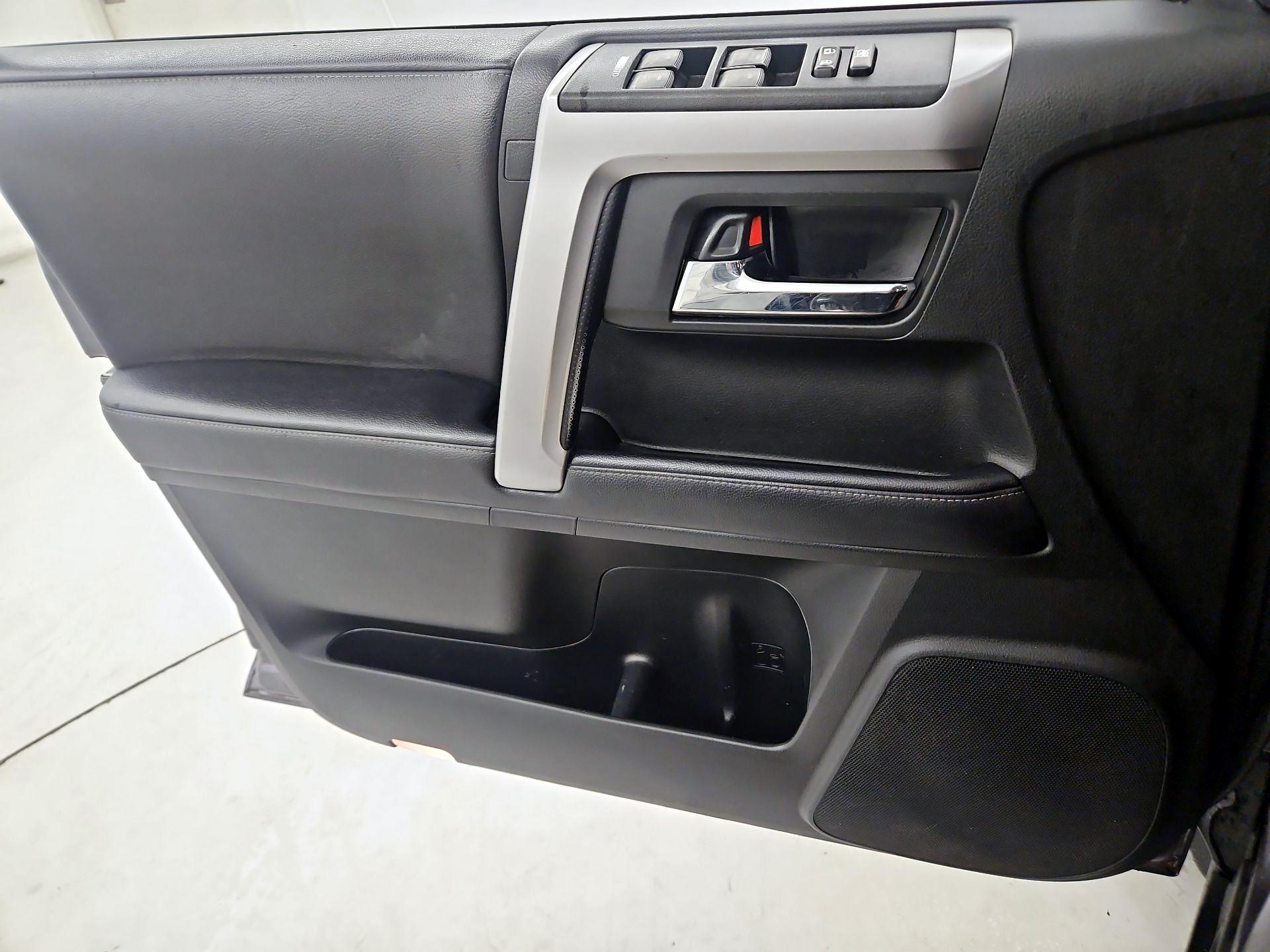 Thumbnail: 2020 Toyota 4Runner - 12