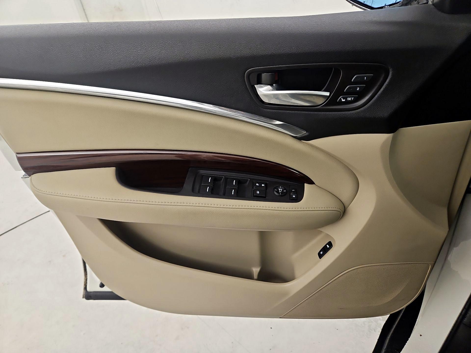 Thumbnail: 2016 Acura MDX - 12