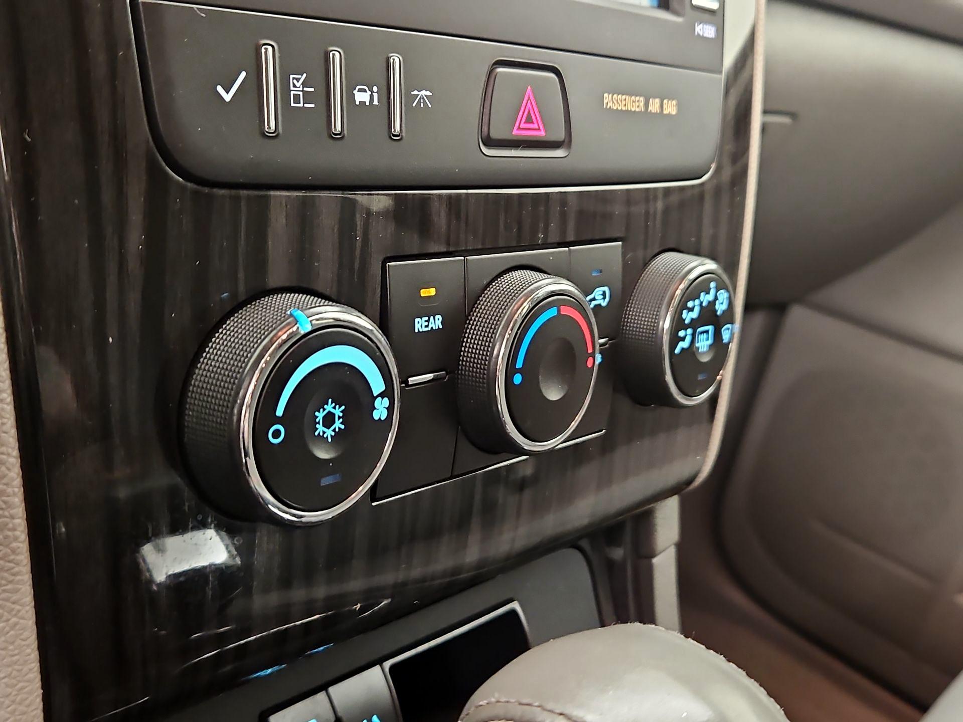 Thumbnail: 2014 Chevrolet Traverse - 16