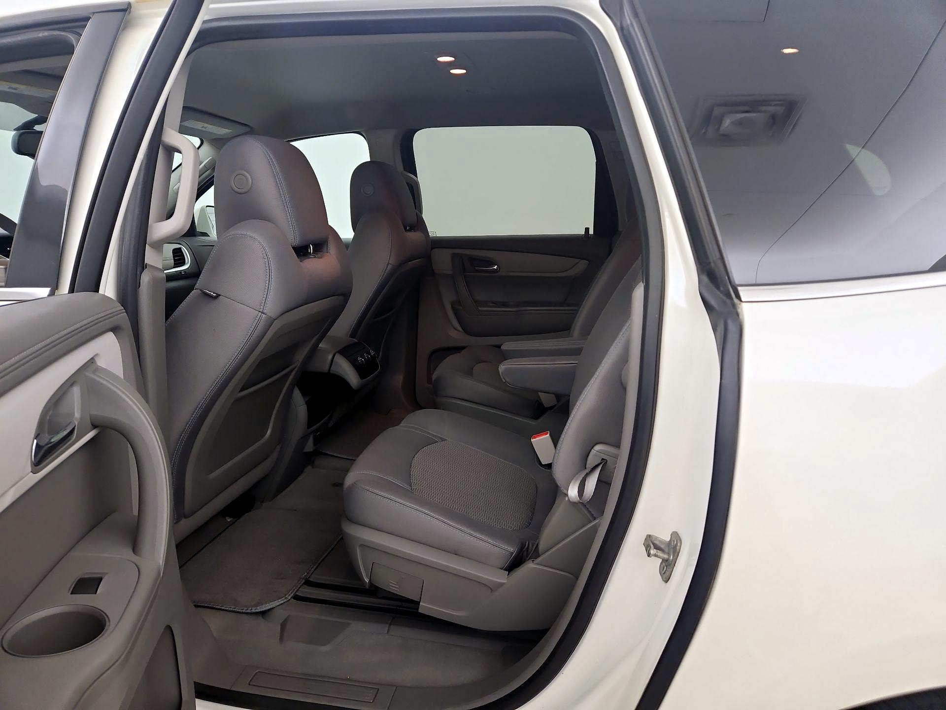 Thumbnail: 2014 Chevrolet Traverse - 18