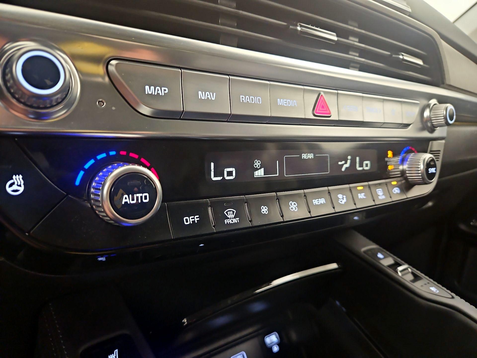 Thumbnail: 2022 Kia Telluride - 17