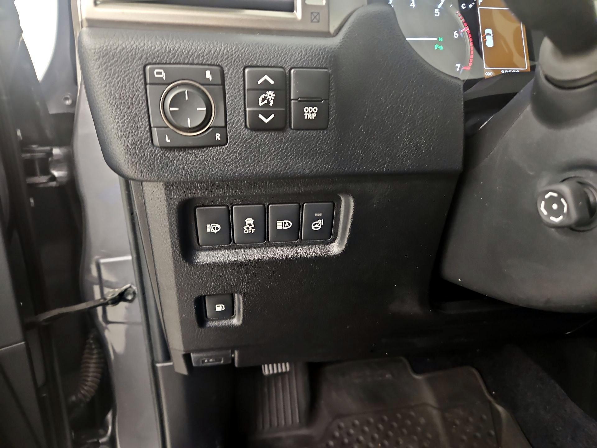 Thumbnail: 2021 Lexus GX - 13