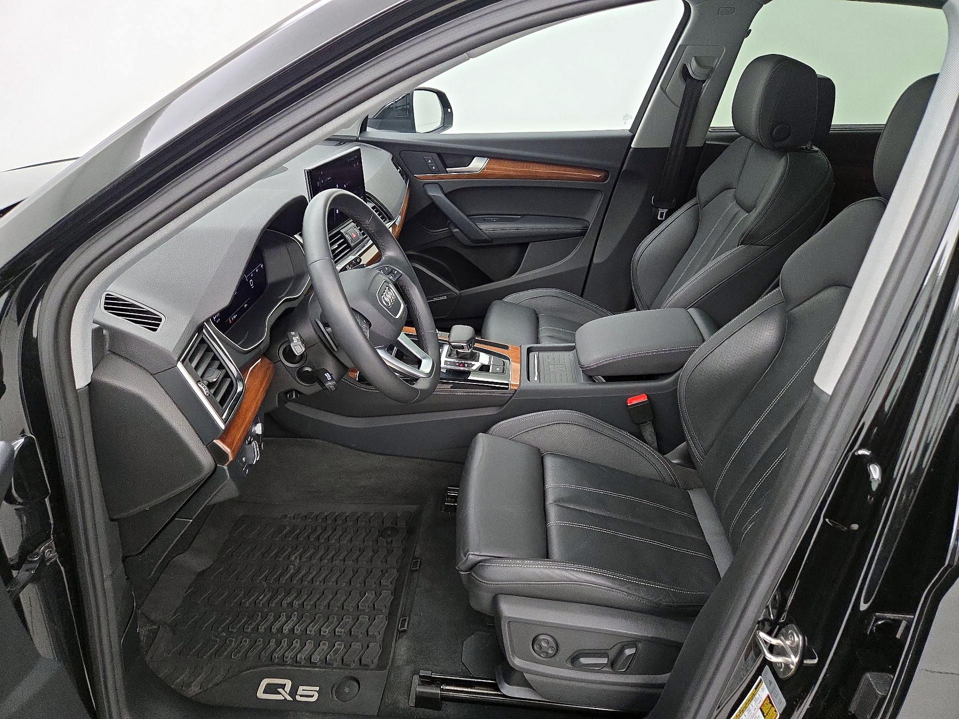 Thumbnail: 2023 Audi Q5 - 11