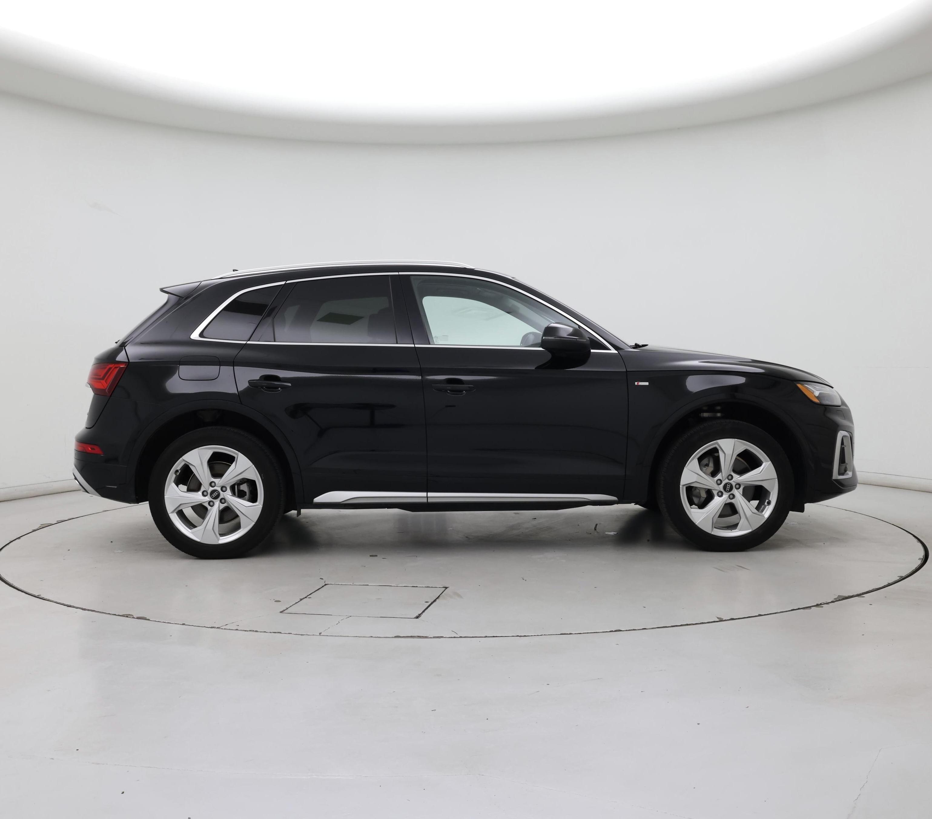 Thumbnail: 2023 Audi Q5 - 7