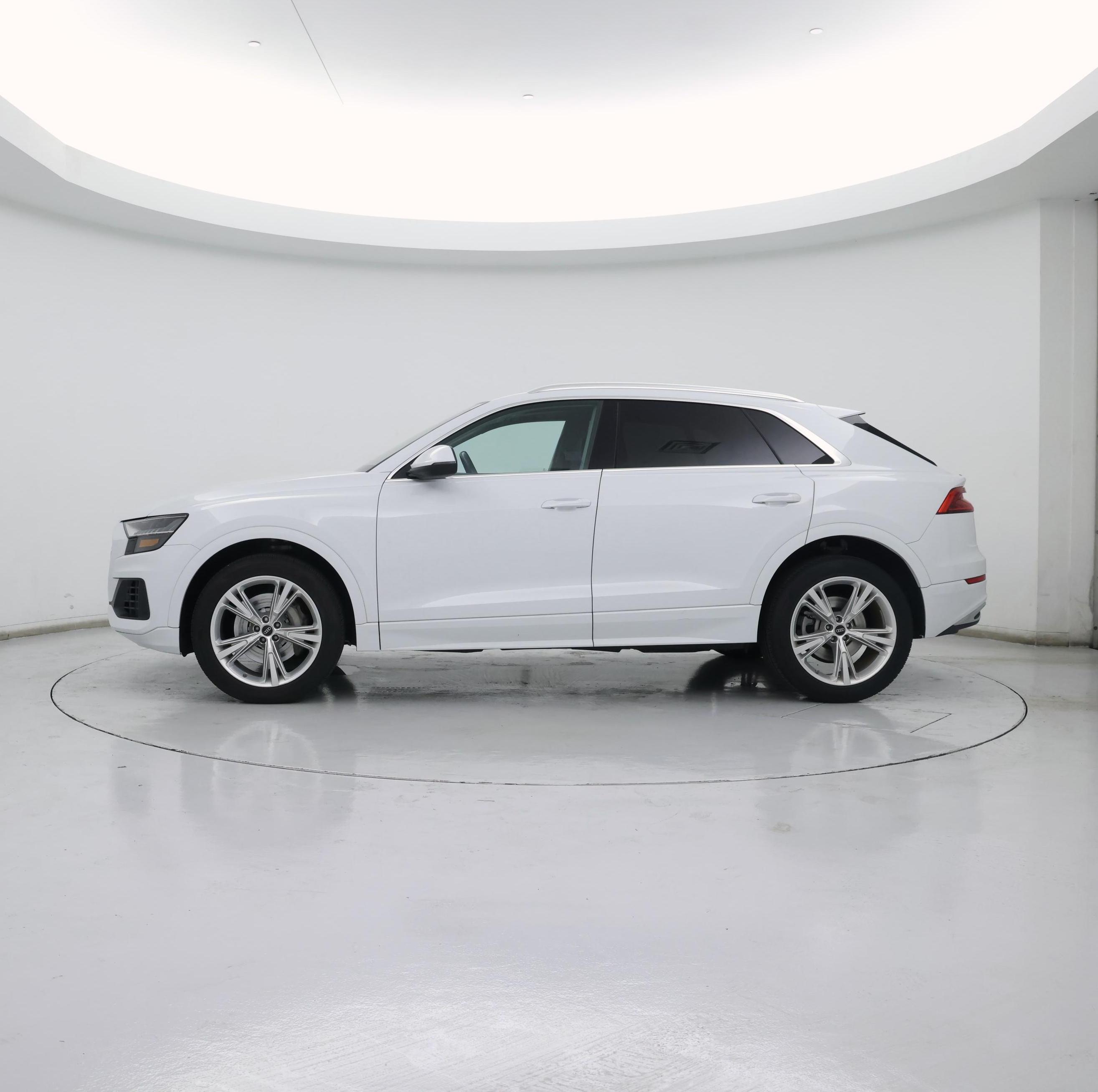Thumbnail: 2023 Audi Q8 - 3