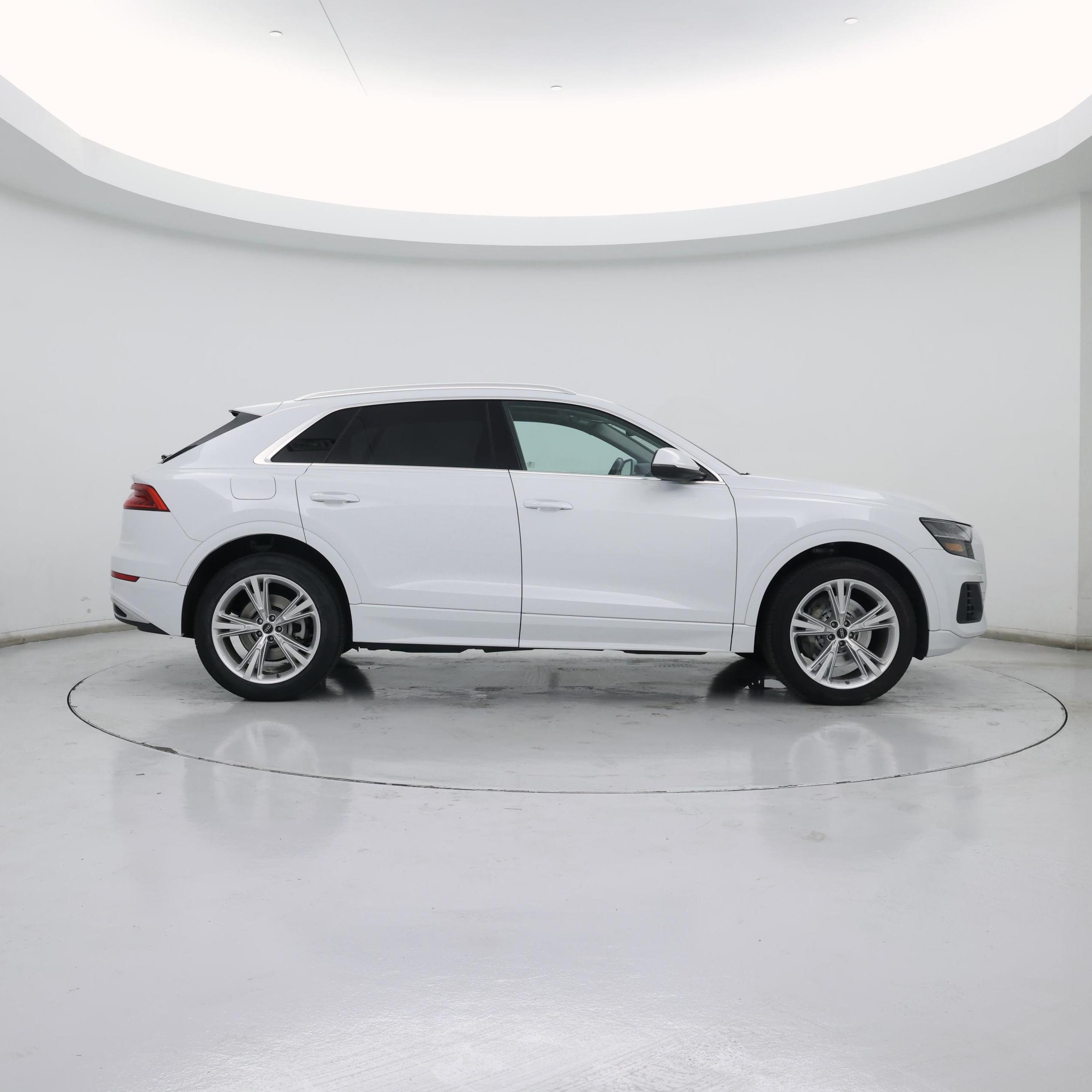 Thumbnail: 2023 Audi Q8 - 7