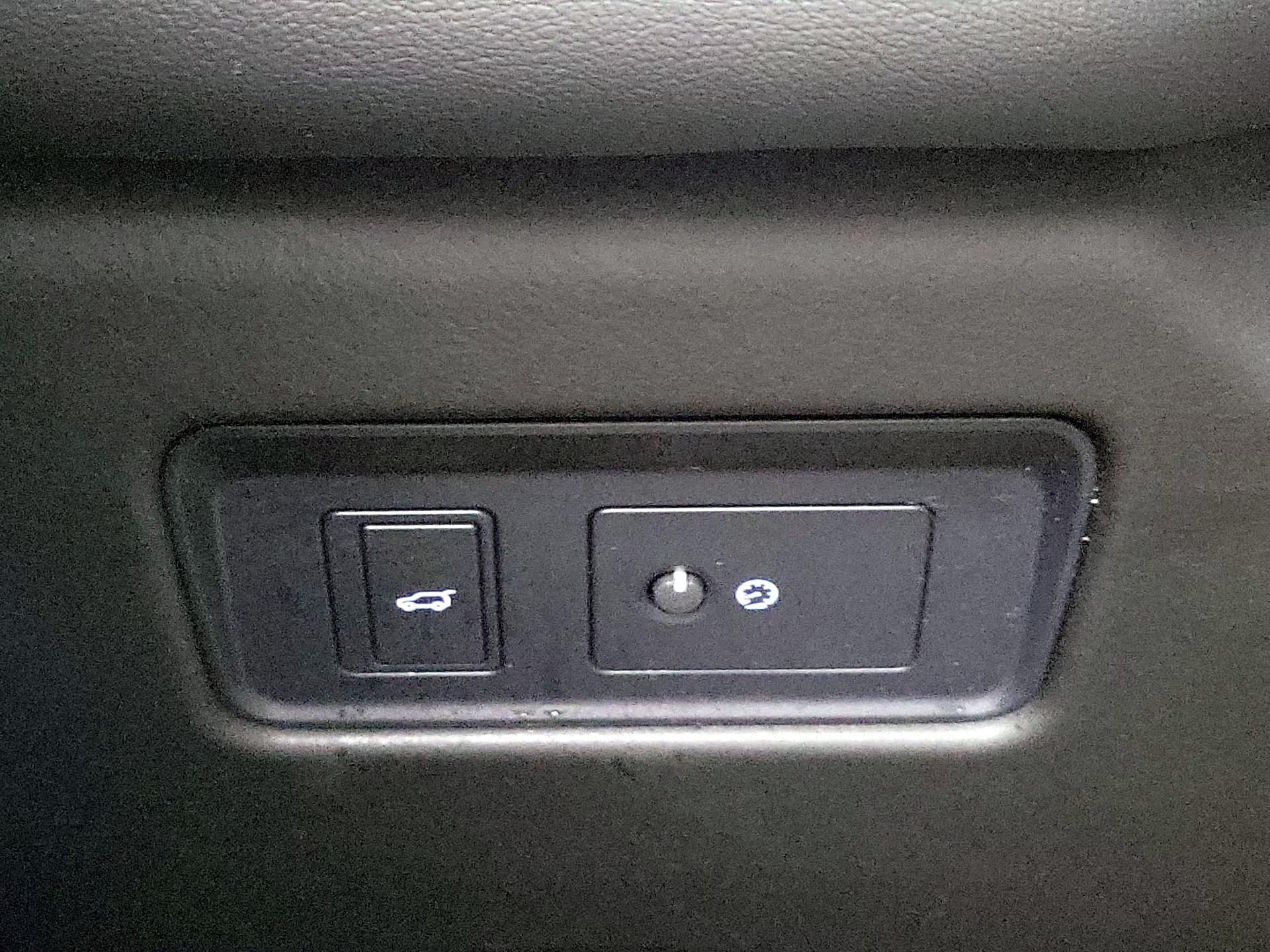 Thumbnail: 2023 Jaguar F-Pace - 13