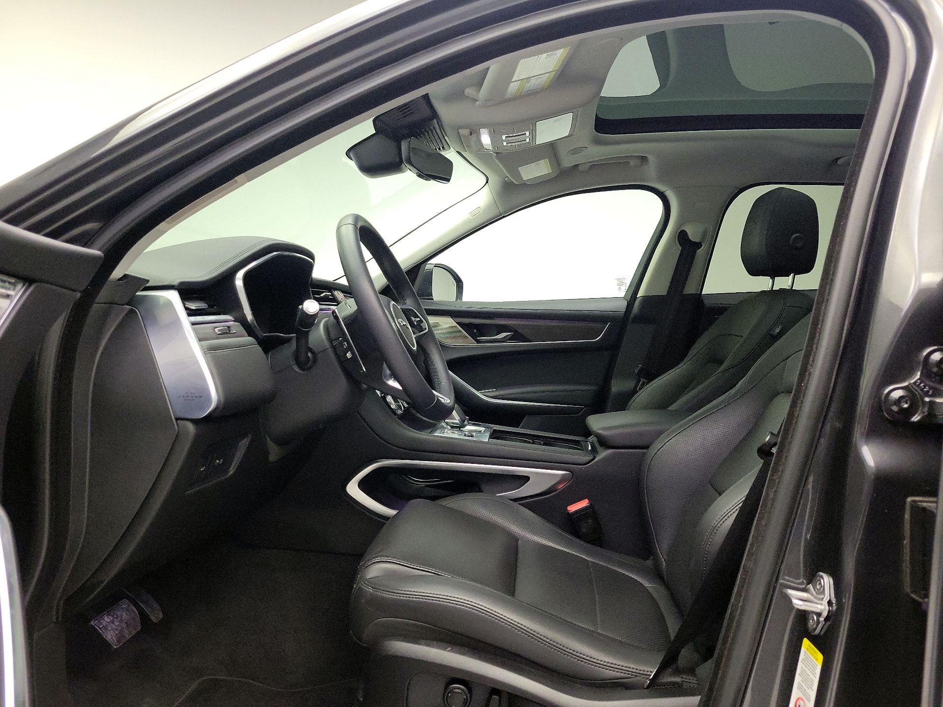 Thumbnail: 2023 Jaguar F-Pace - 20