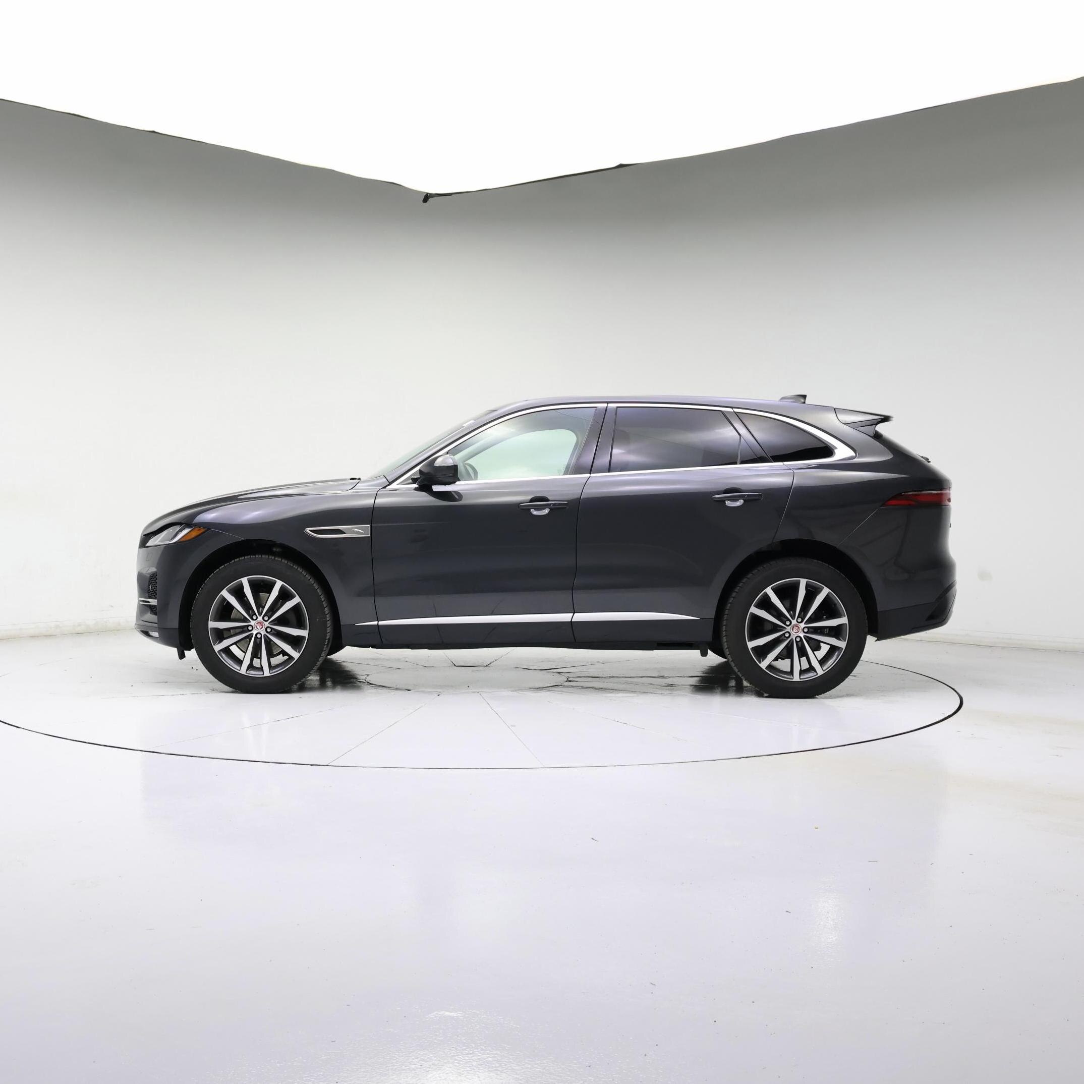 Thumbnail: 2023 Jaguar F-Pace - 3