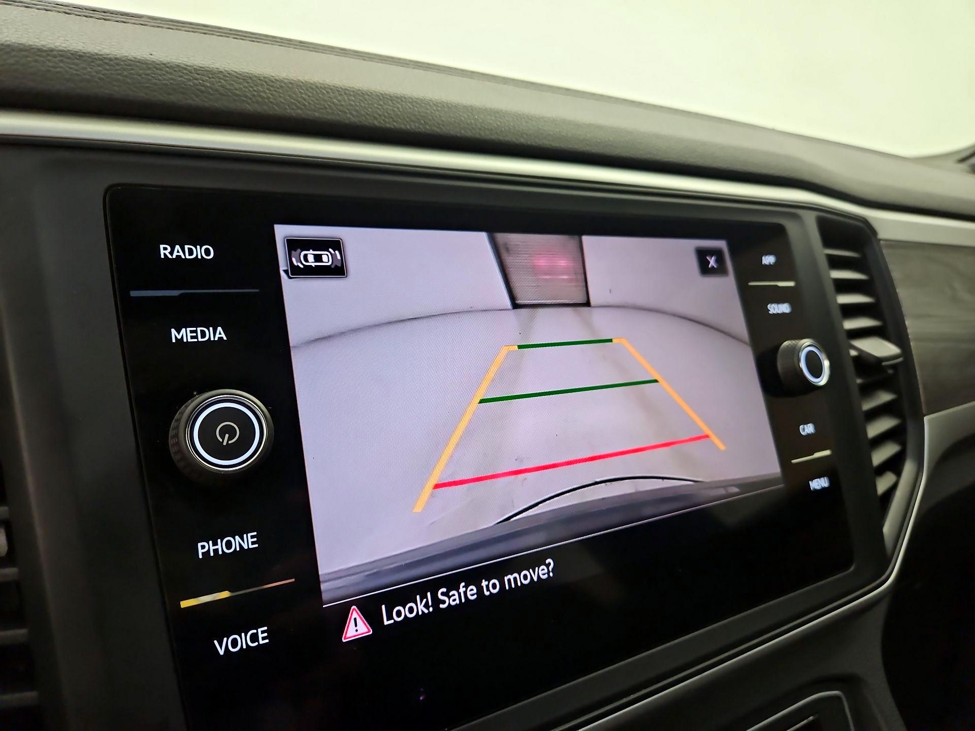 Thumbnail: 2021 Volkswagen Atlas - 14