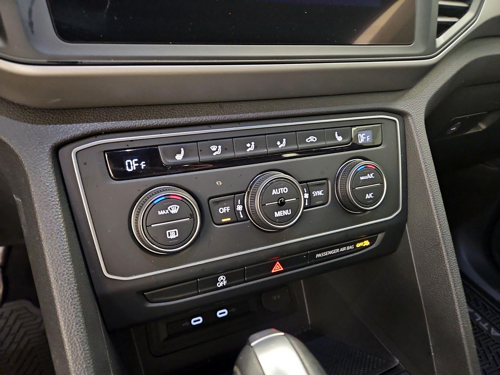 Thumbnail: 2021 Volkswagen Atlas - 16