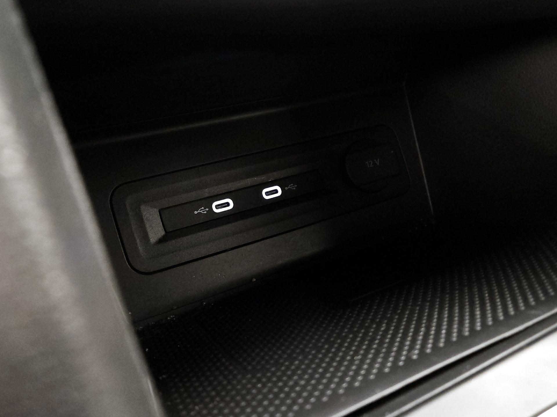 Thumbnail: 2021 Volkswagen Atlas - 18