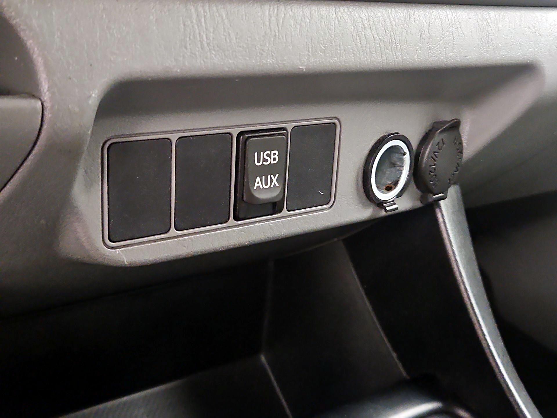 Thumbnail: 2015 Toyota Tacoma - 19