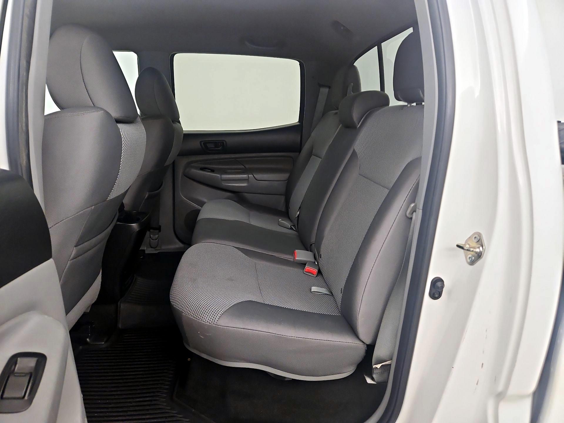 Thumbnail: 2015 Toyota Tacoma - 20