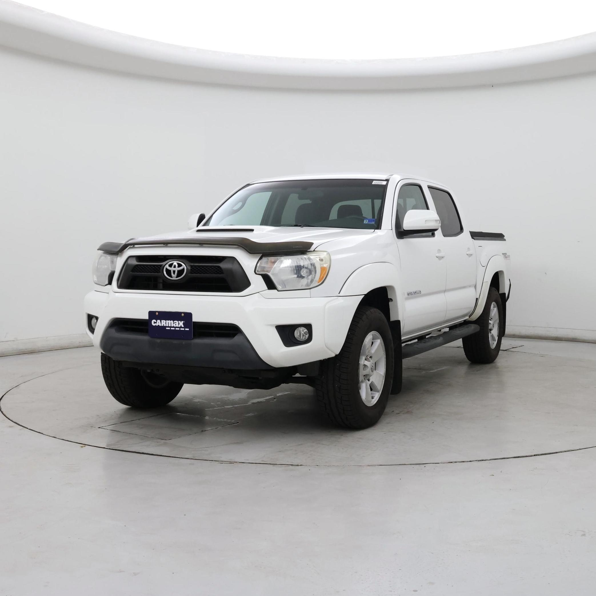 Thumbnail: 2015 Toyota Tacoma - 4
