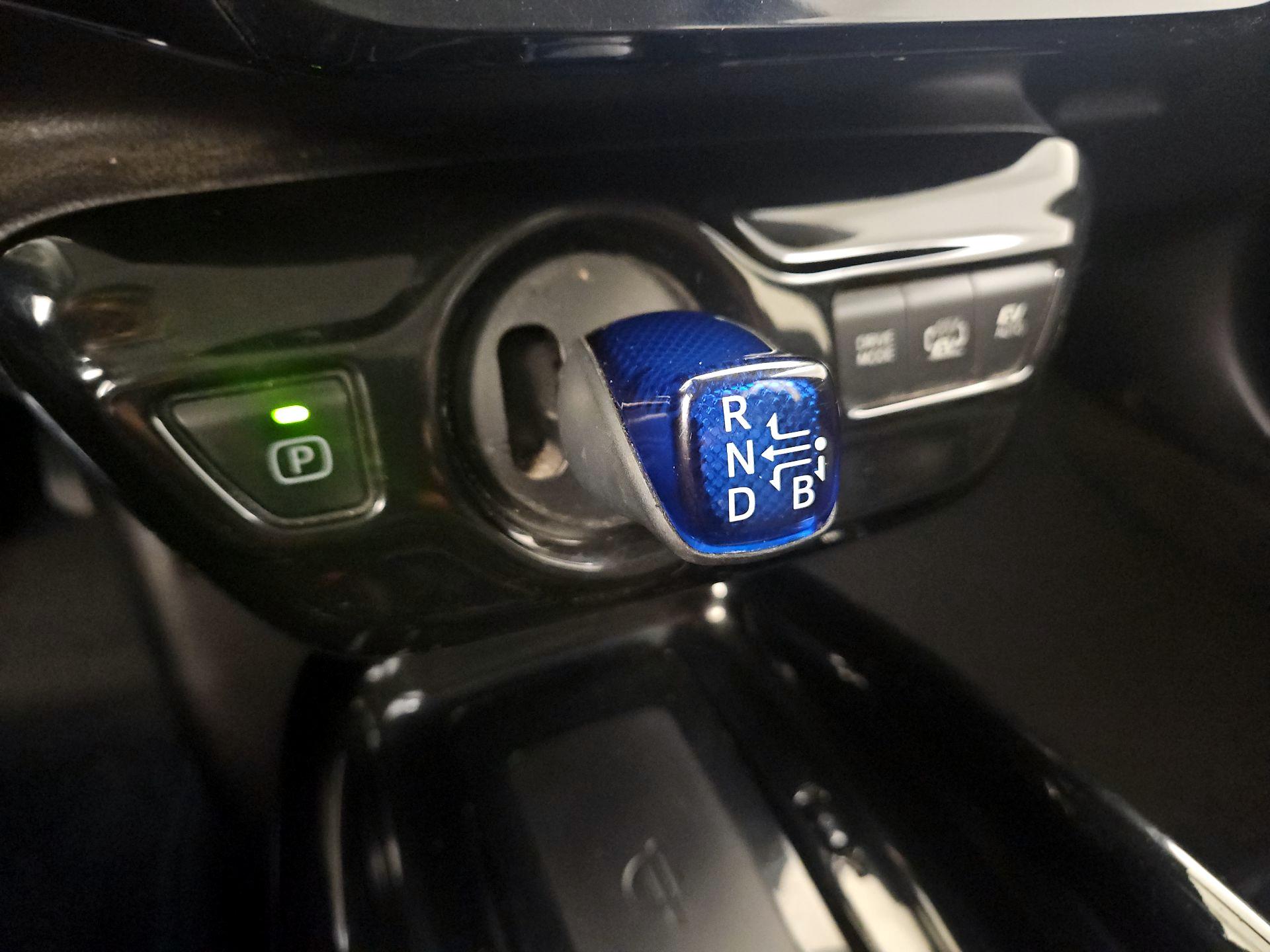 Thumbnail: 2019 Toyota Prius Prime - 18