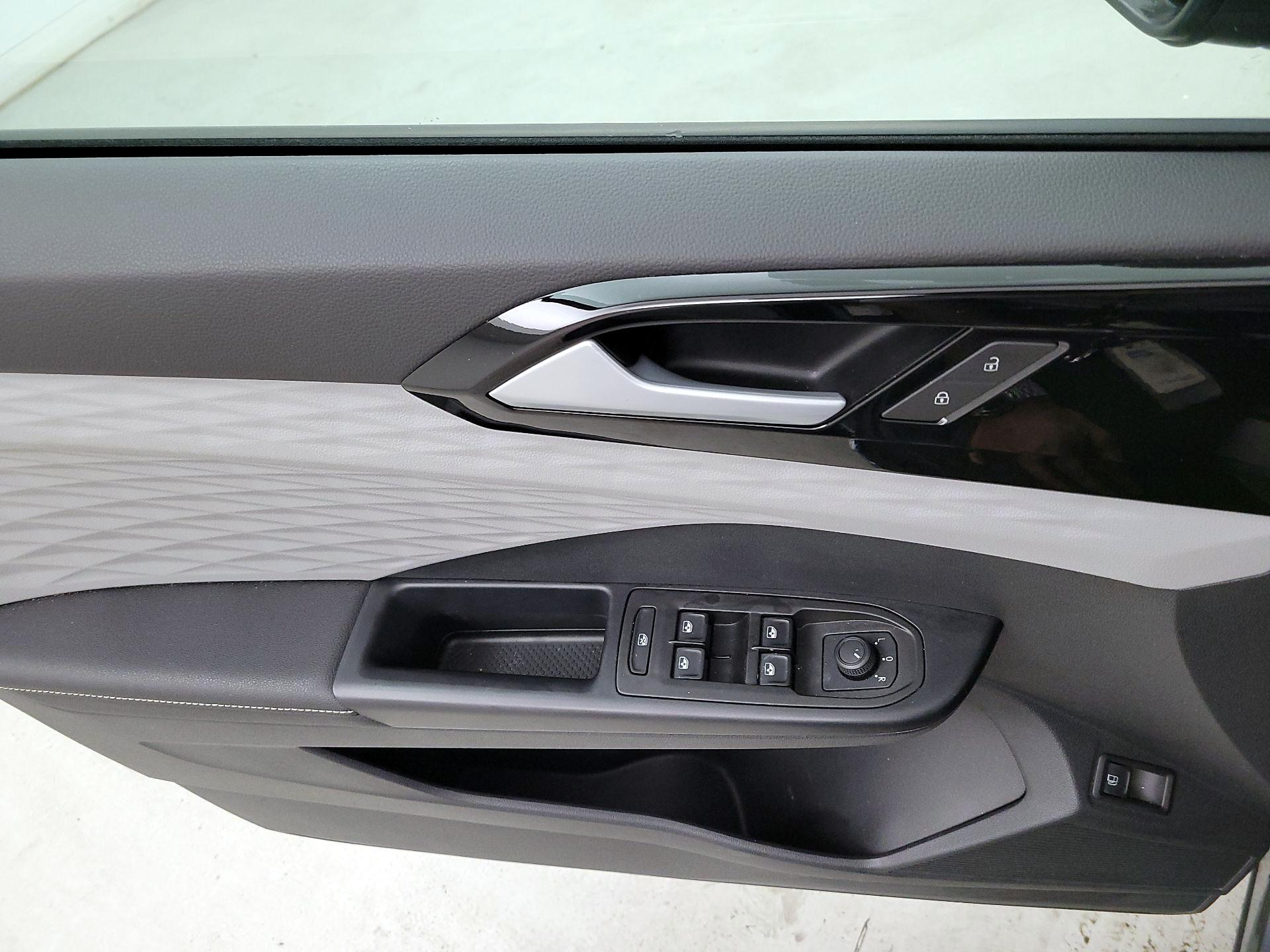 Thumbnail: 2024 Volkswagen Taos - 12