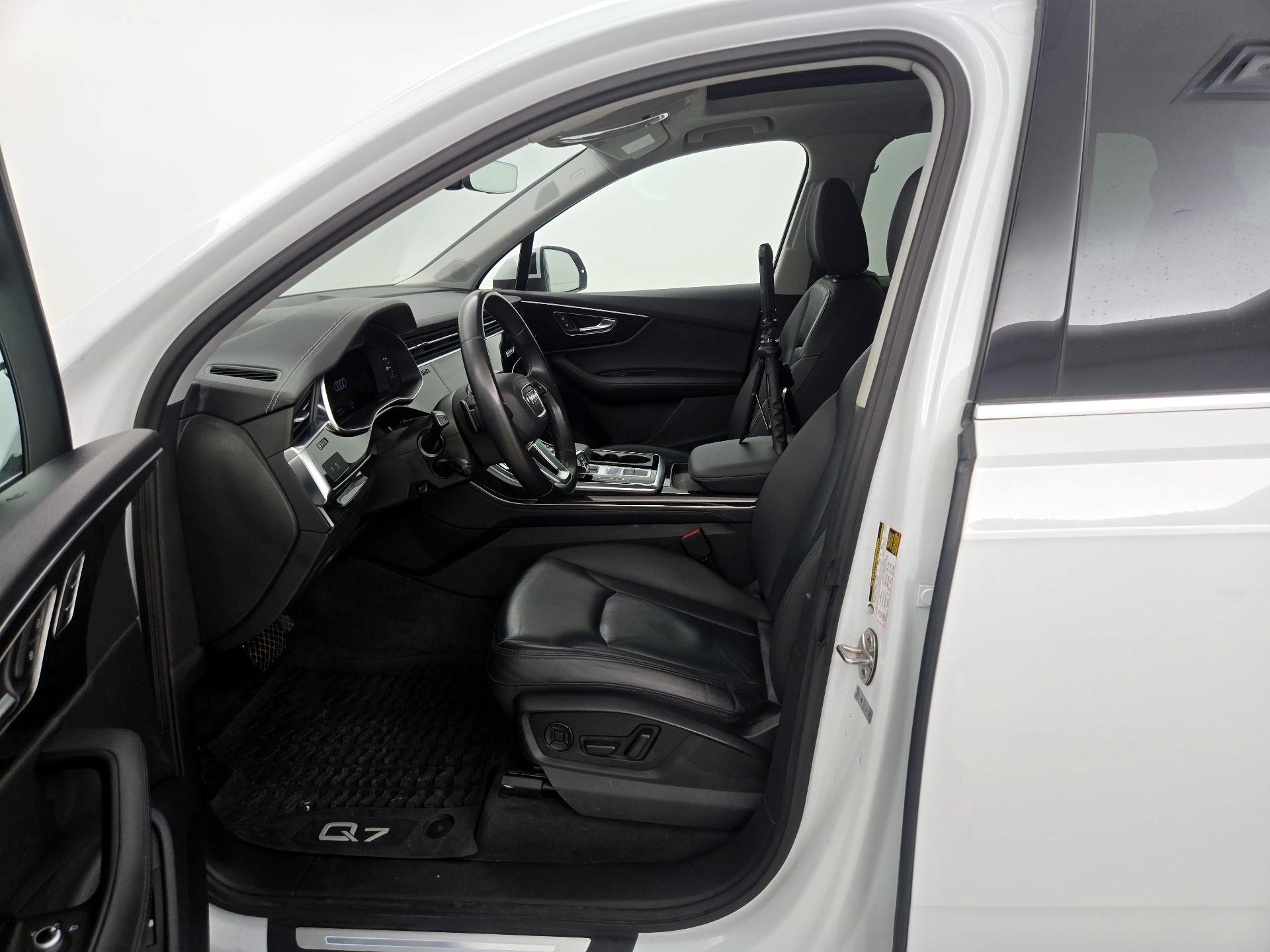 Thumbnail: 2023 Audi Q7 - 11