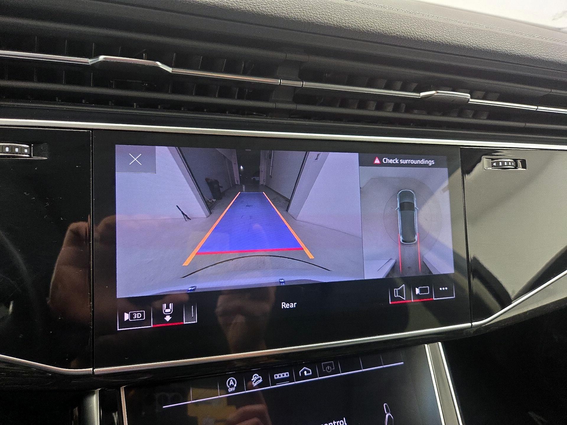 Thumbnail: 2023 Audi Q7 - 15