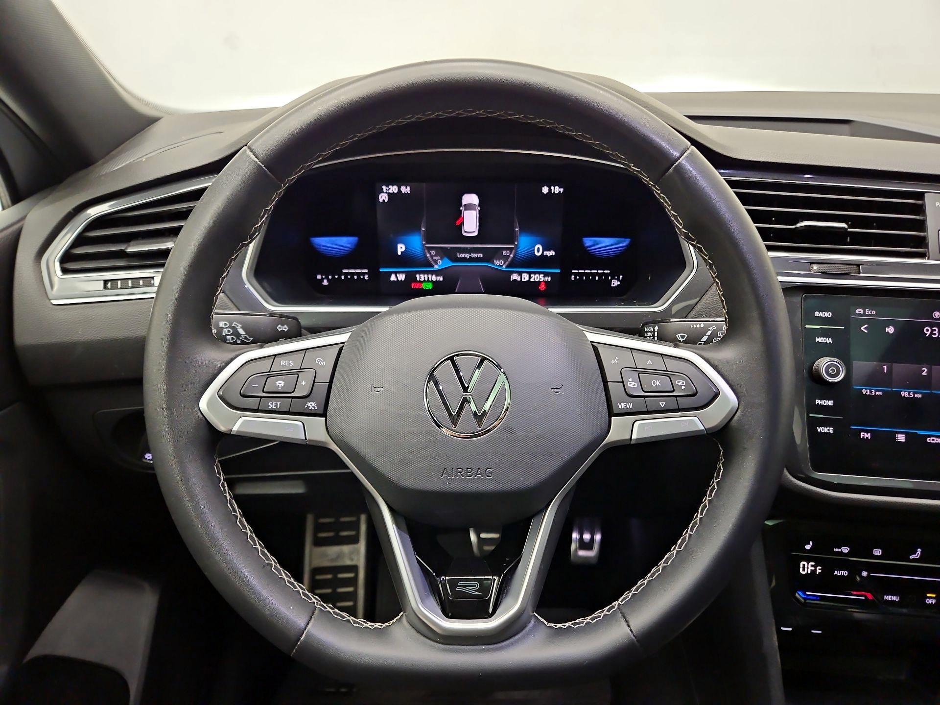 Thumbnail: 2023 Volkswagen Tiguan - 10