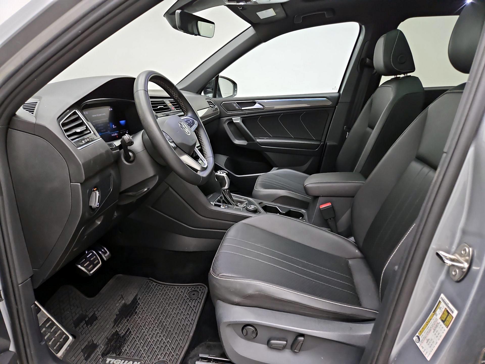 Thumbnail: 2023 Volkswagen Tiguan - 11