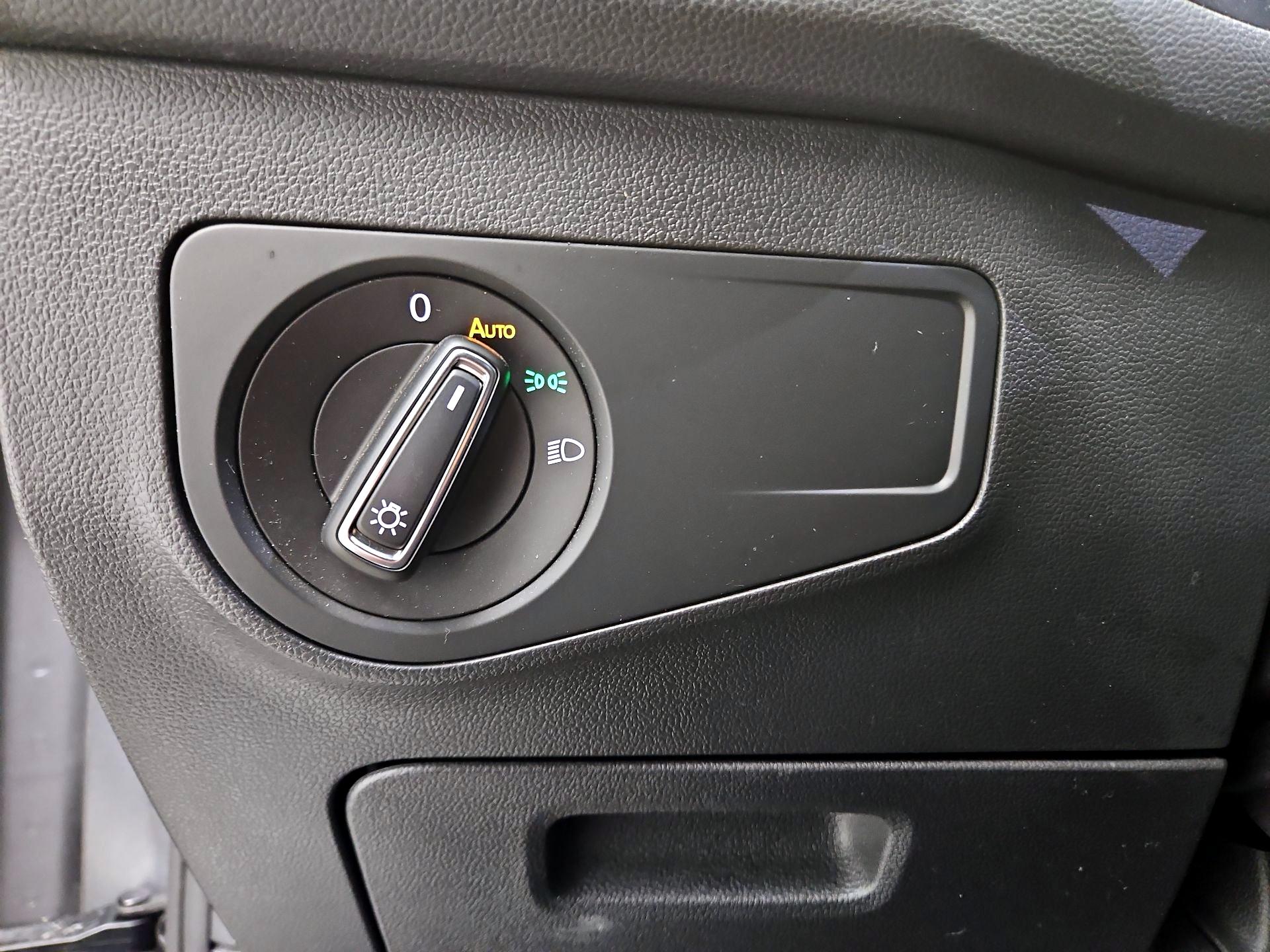 Thumbnail: 2023 Volkswagen Tiguan - 13