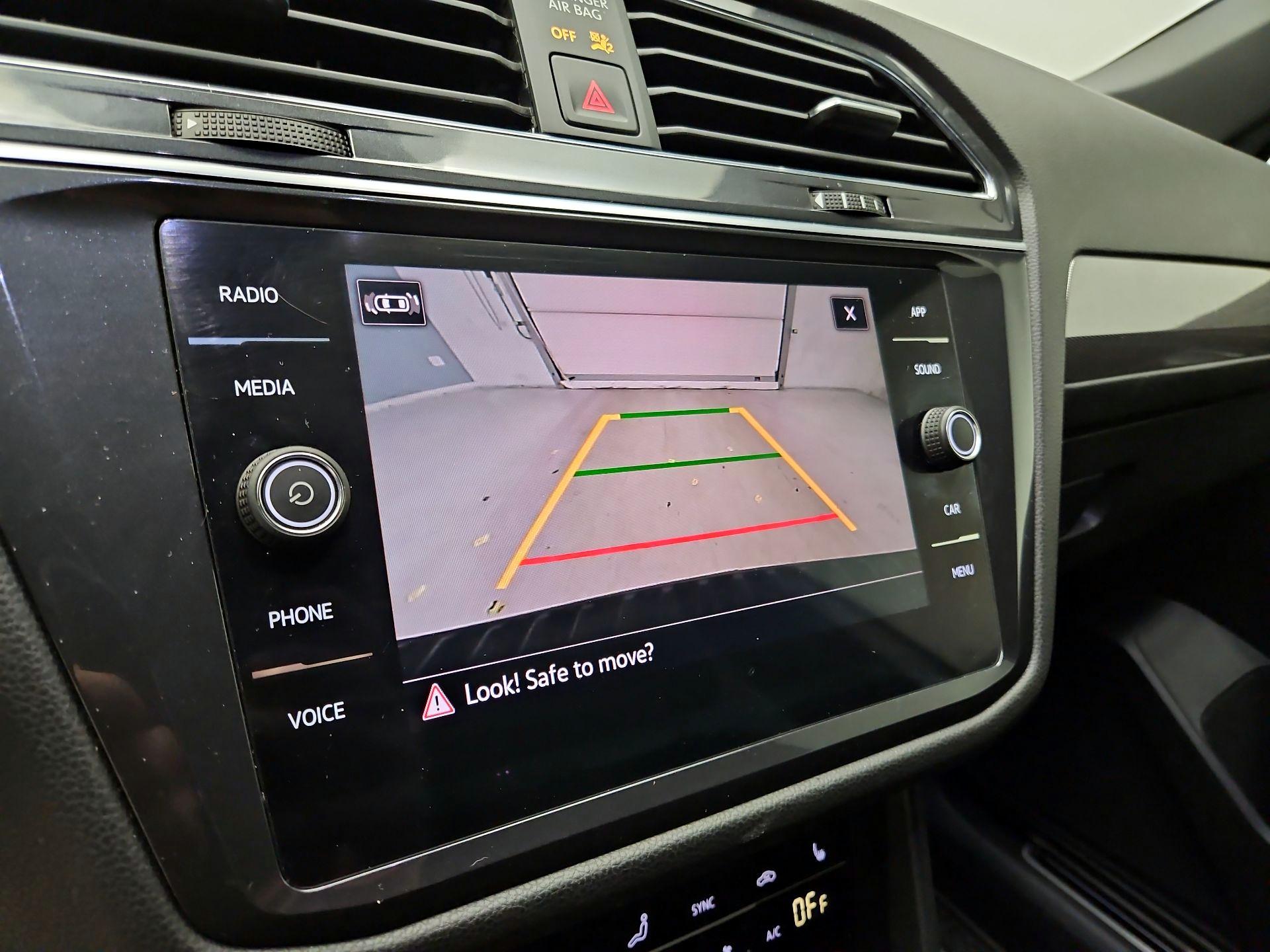 Thumbnail: 2023 Volkswagen Tiguan - 14