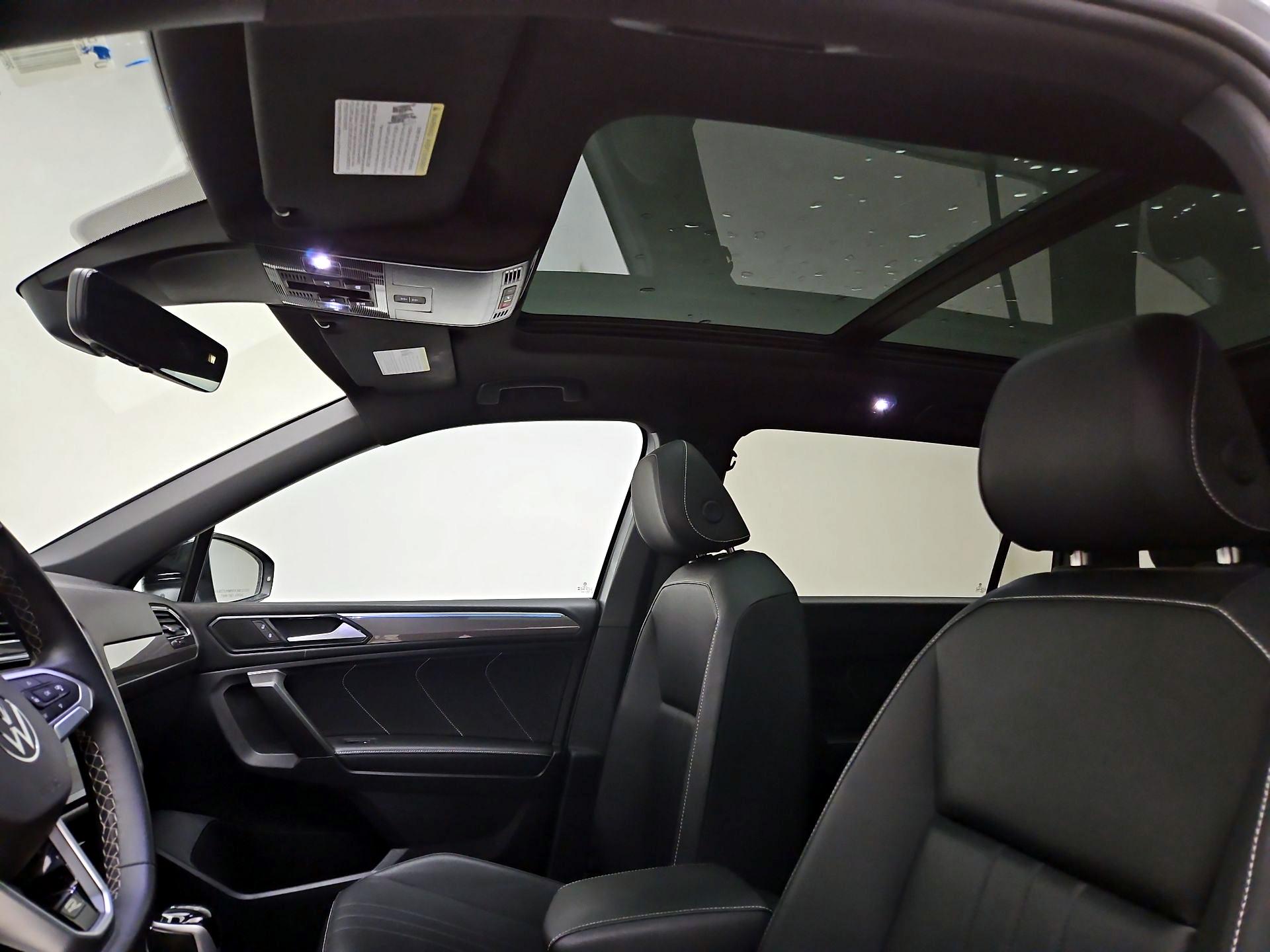 Thumbnail: 2023 Volkswagen Tiguan - 19