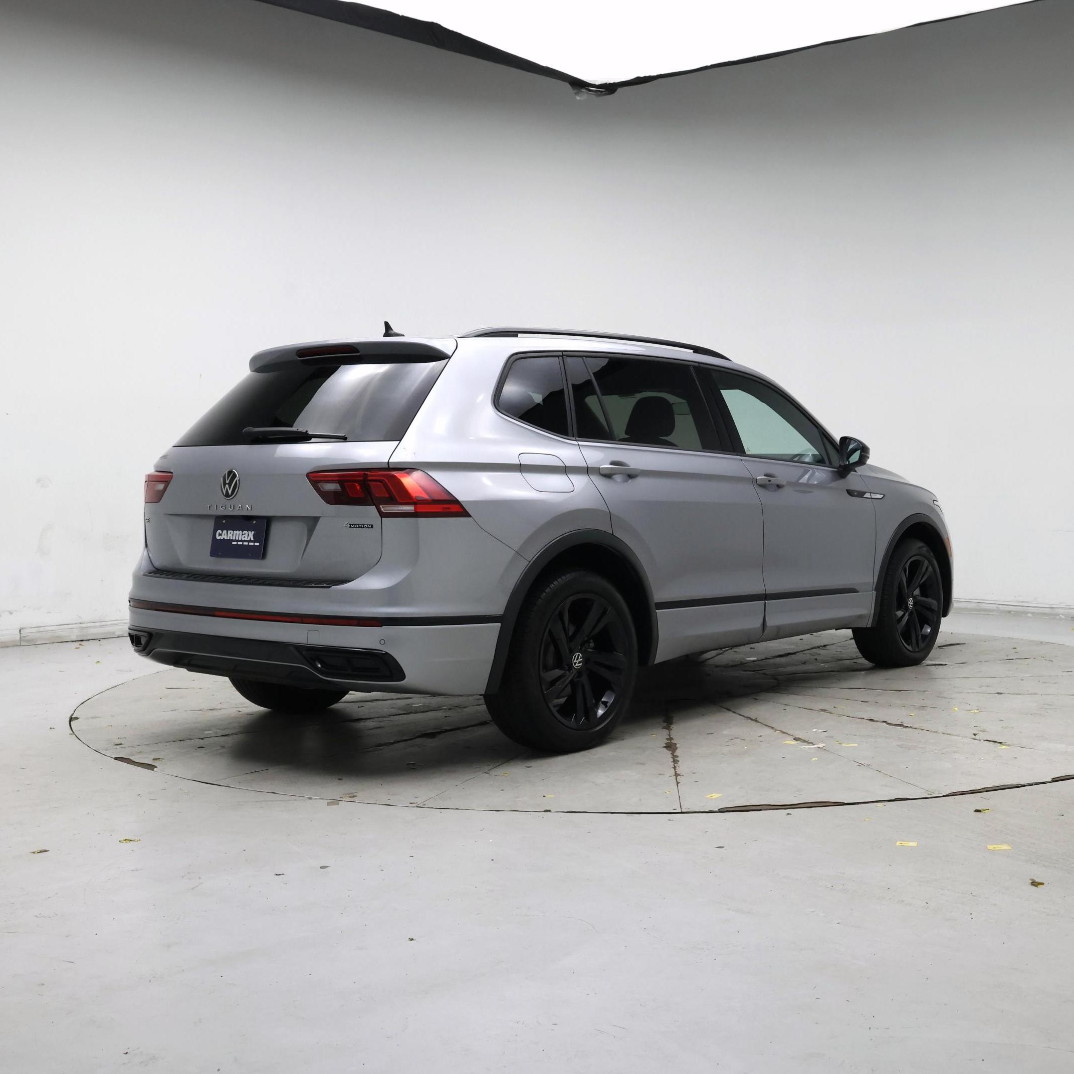 Thumbnail: 2023 Volkswagen Tiguan - 8