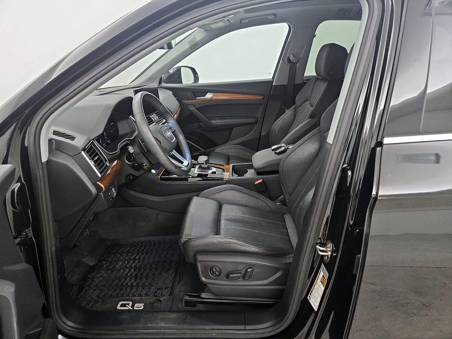 Thumbnail: 2023 Audi Q5 - 11
