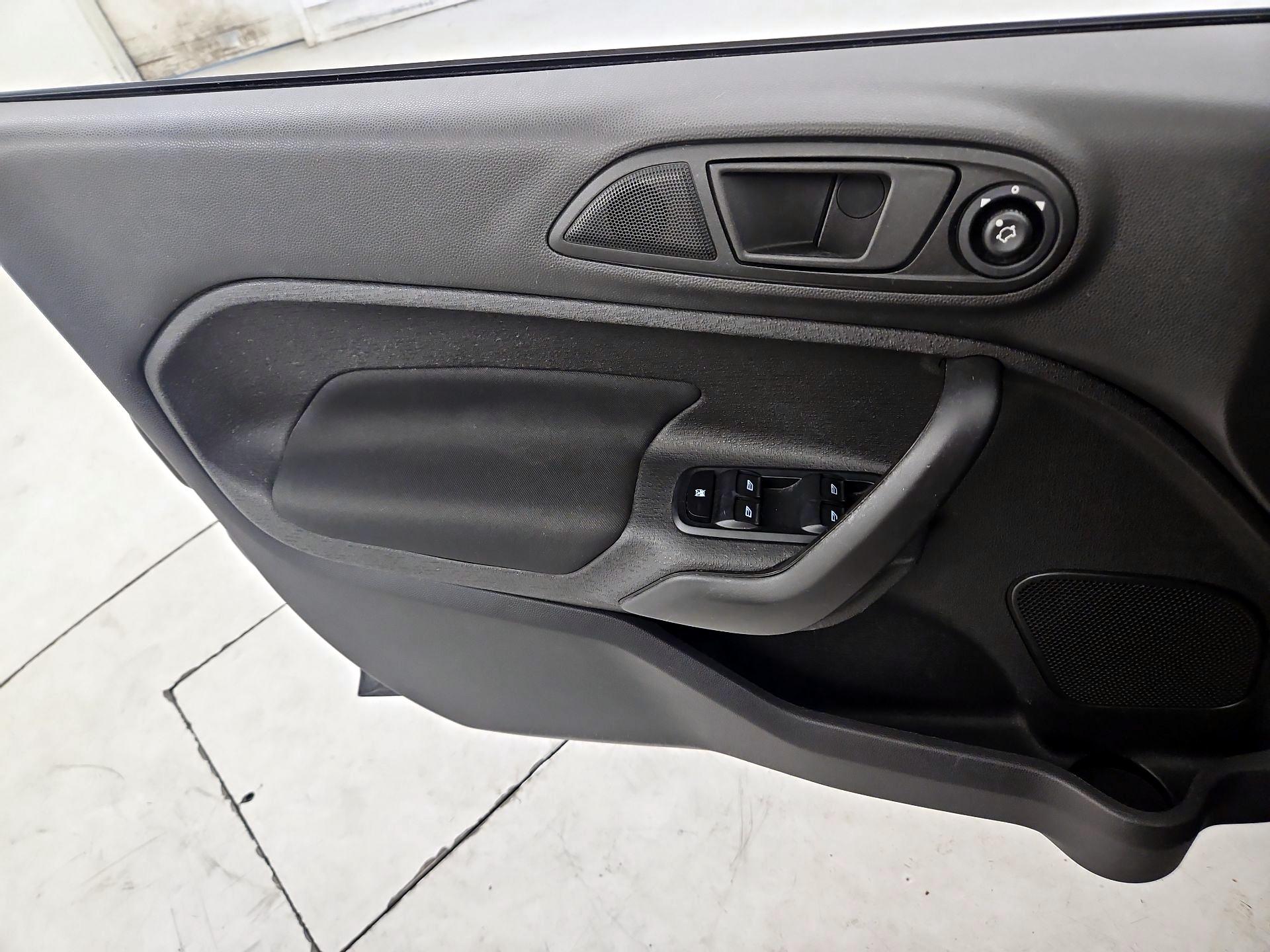 Thumbnail: 2018 Ford Fiesta - 12