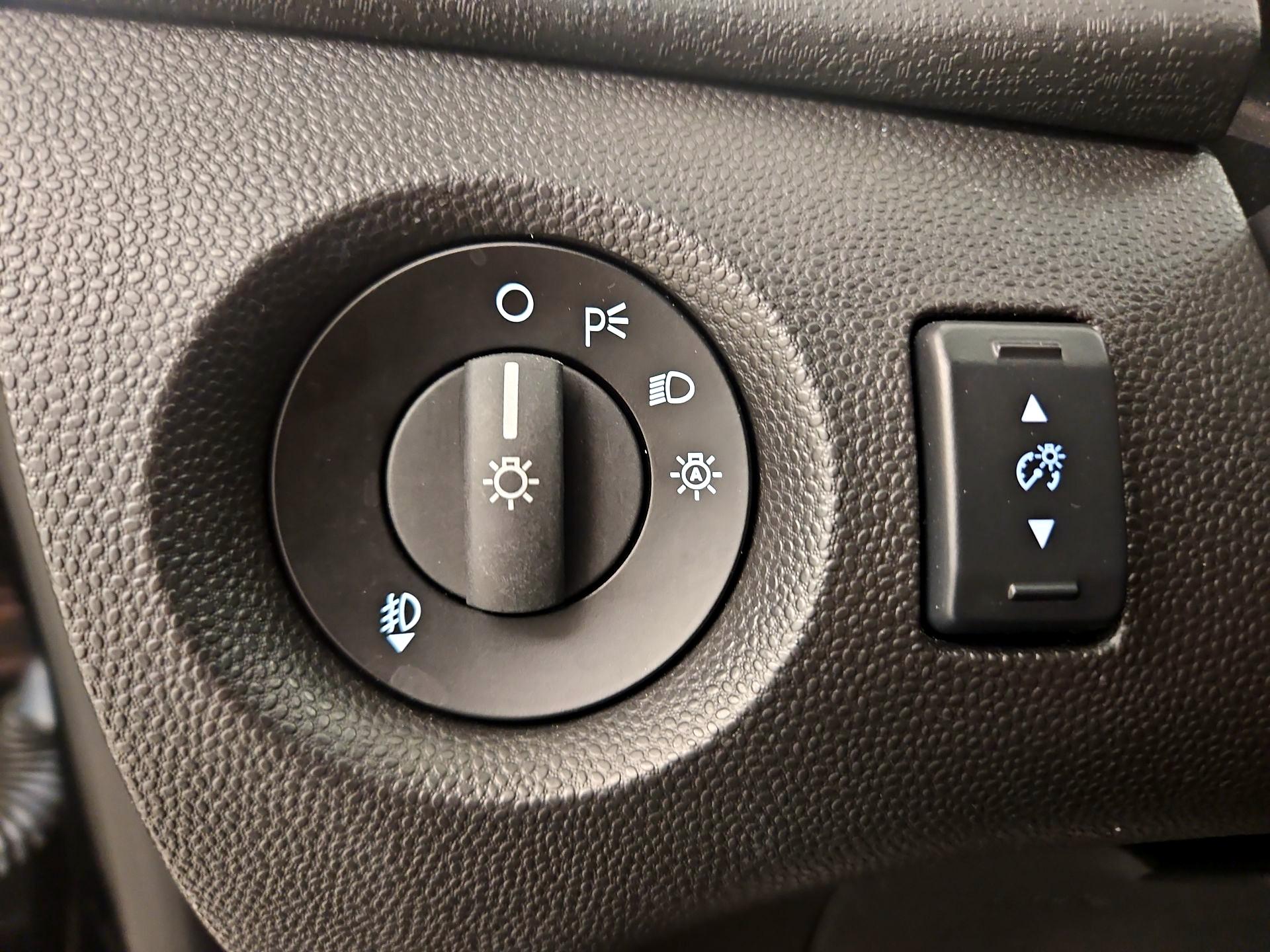 Thumbnail: 2018 Ford Fiesta - 13