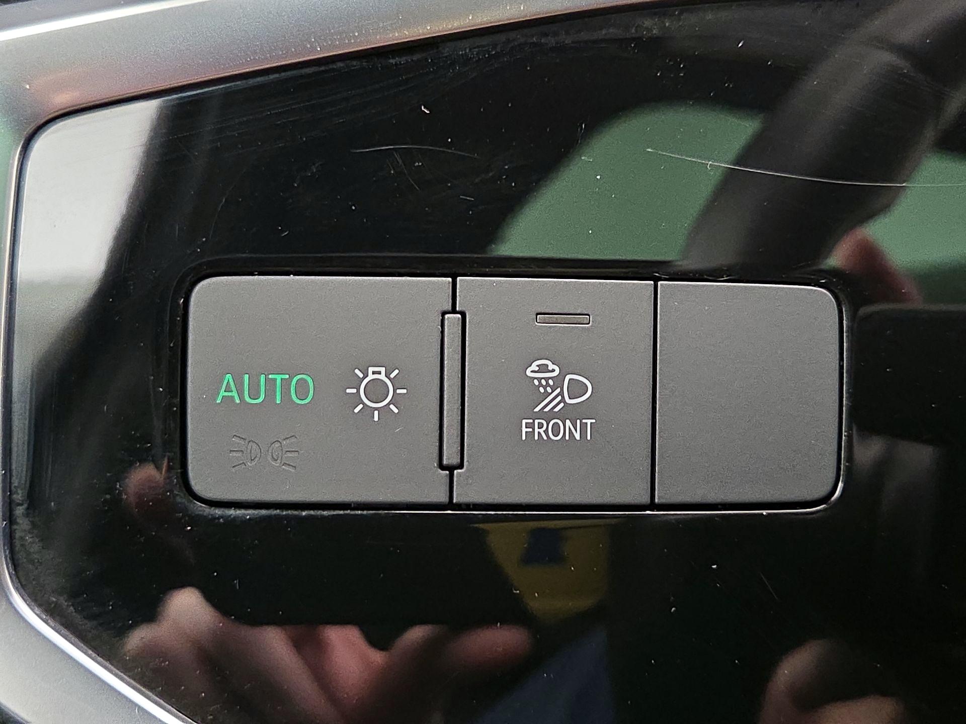 Thumbnail: 2021 Audi Q3 - 11