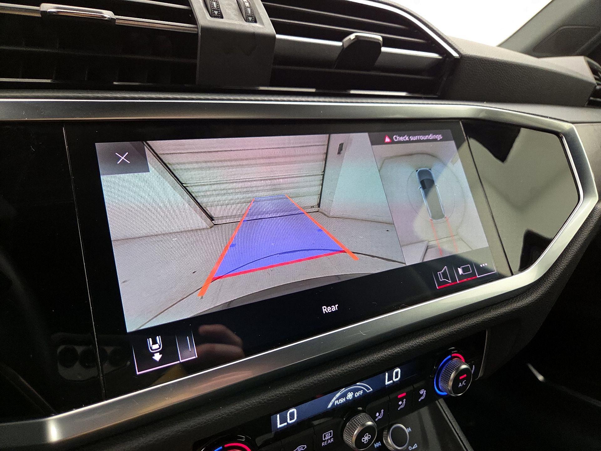 Thumbnail: 2021 Audi Q3 - 13