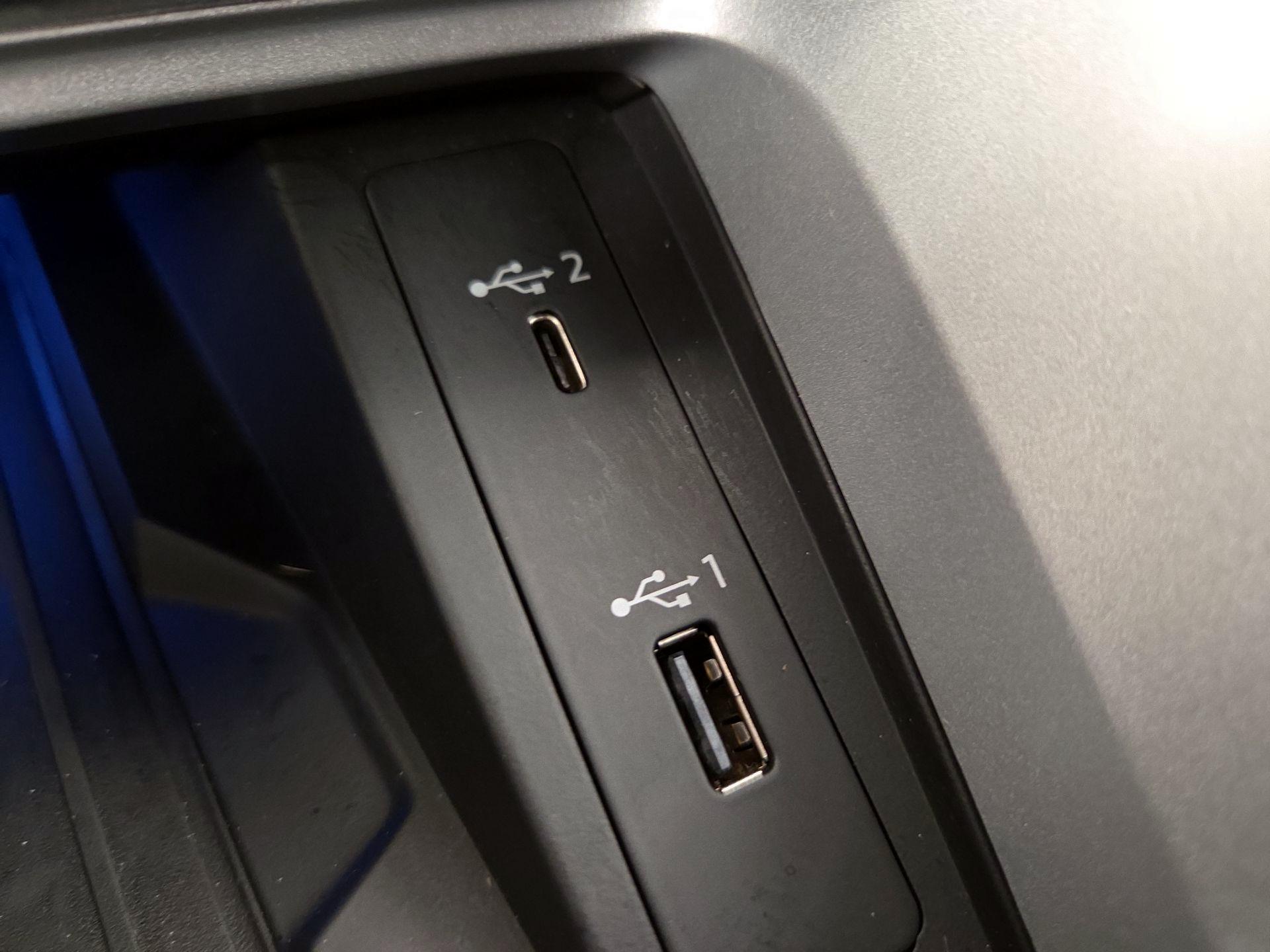 Thumbnail: 2021 Audi Q3 - 17