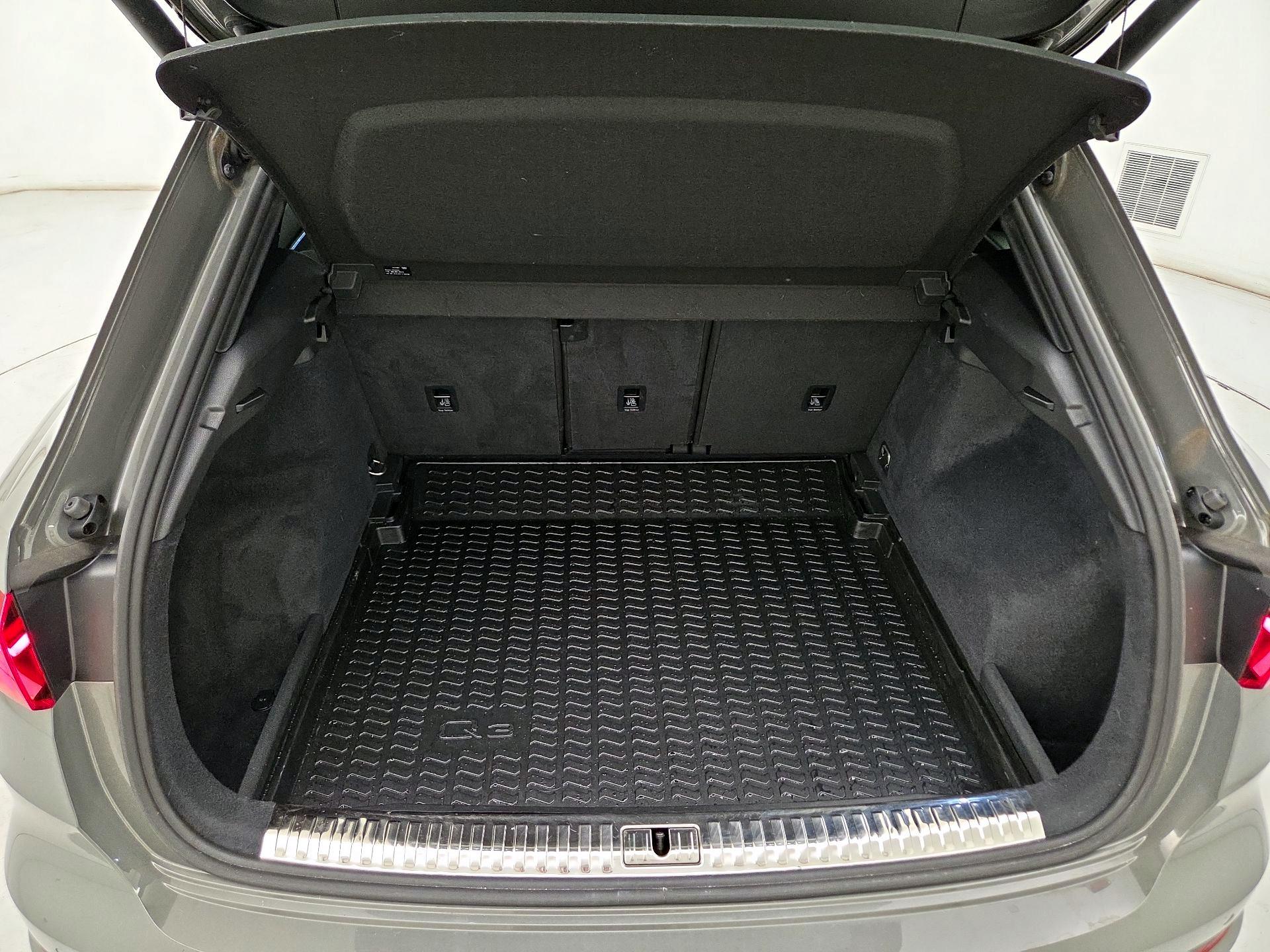 Thumbnail: 2021 Audi Q3 - 20