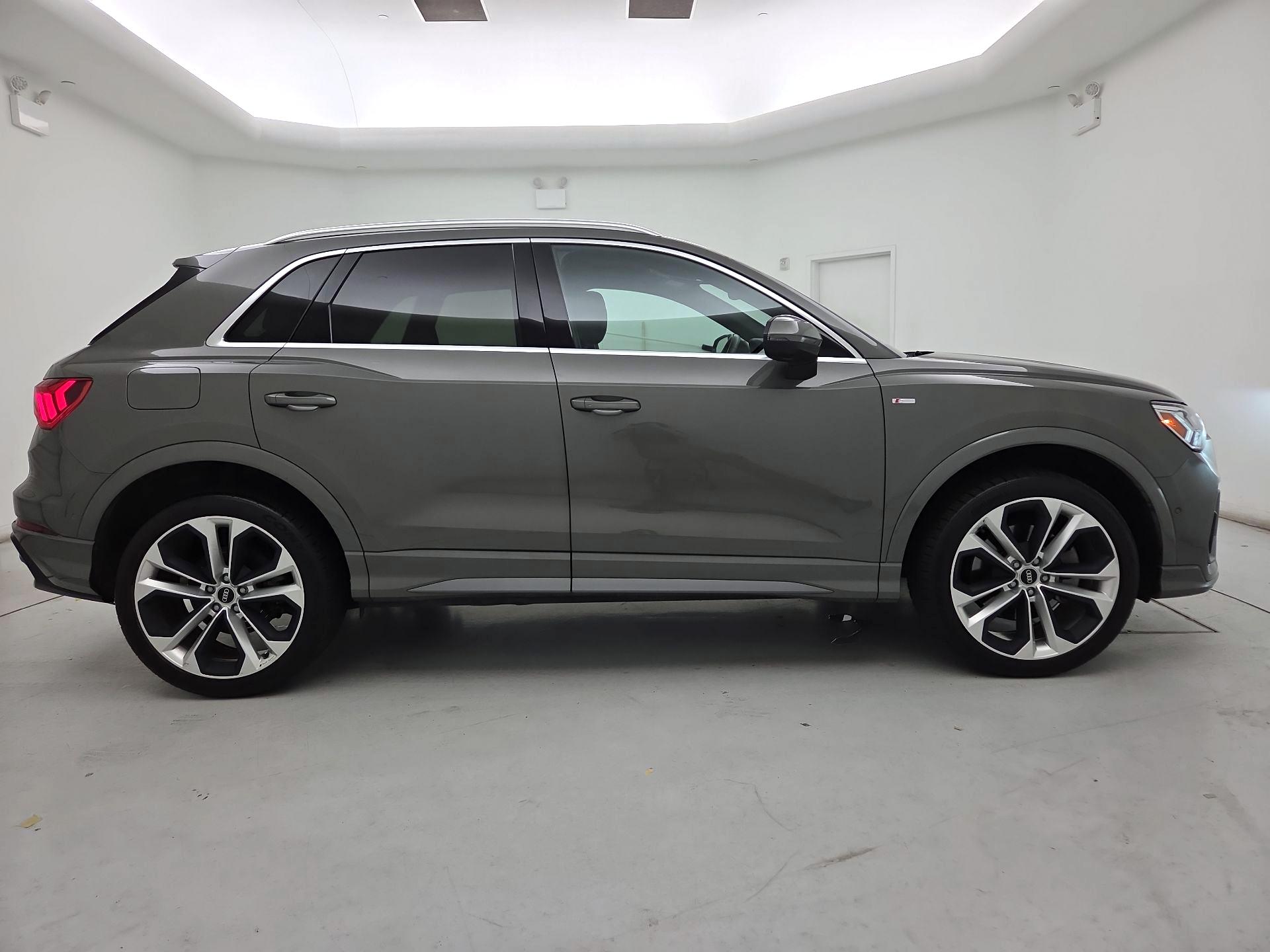 Thumbnail: 2021 Audi Q3 - 4