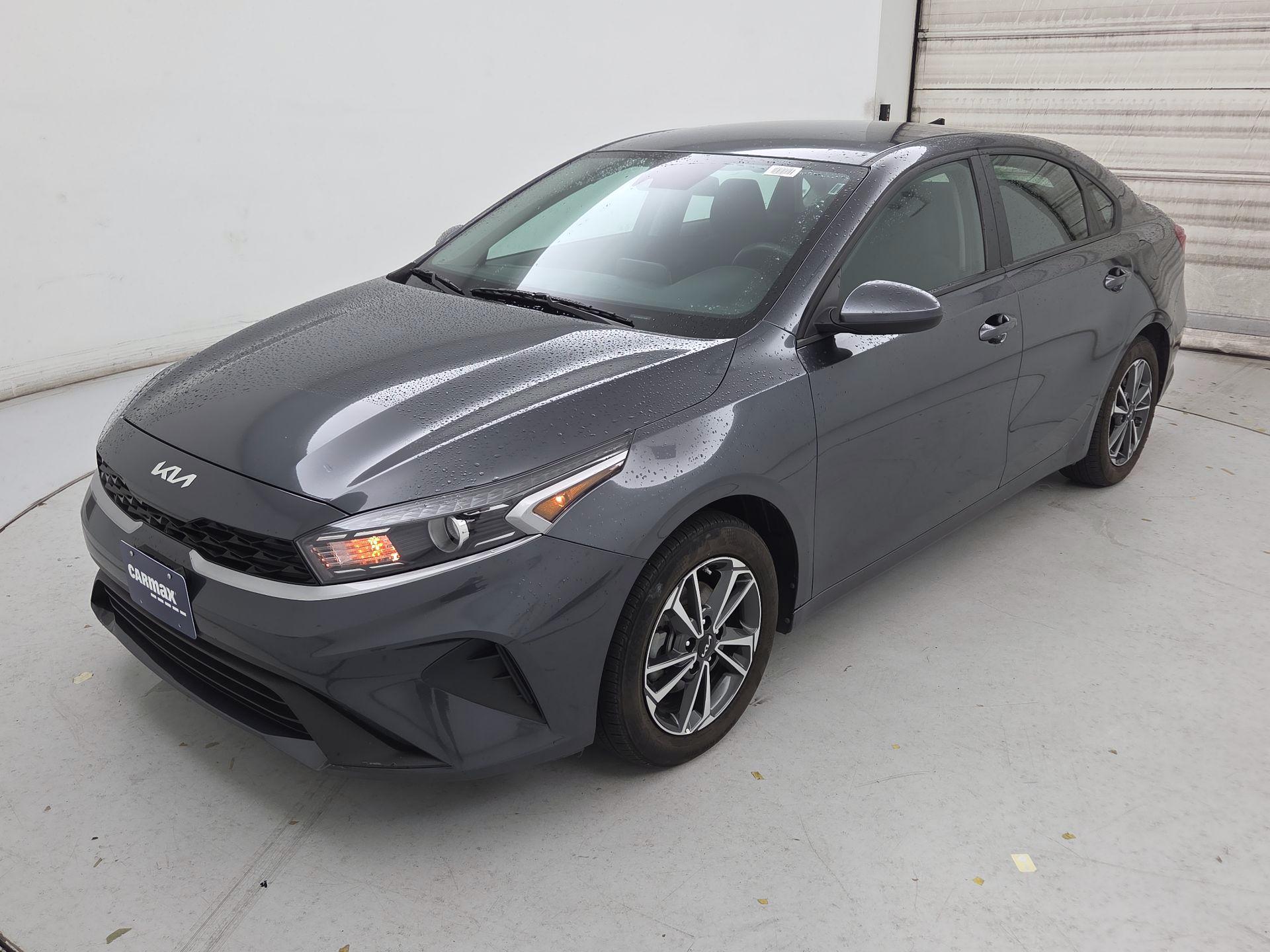 Thumbnail: 2024 Kia Forte - 3