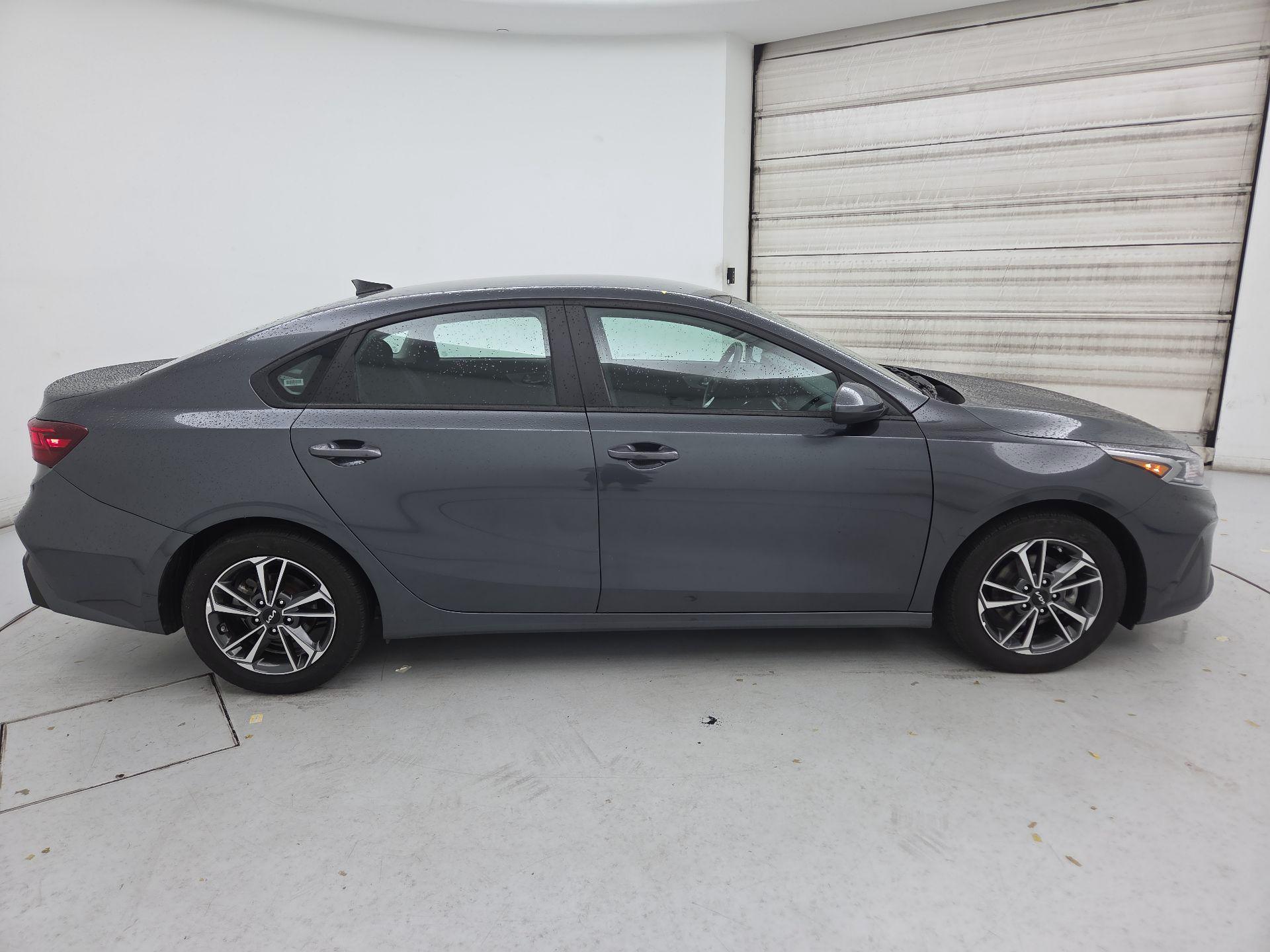 Thumbnail: 2024 Kia Forte - 4