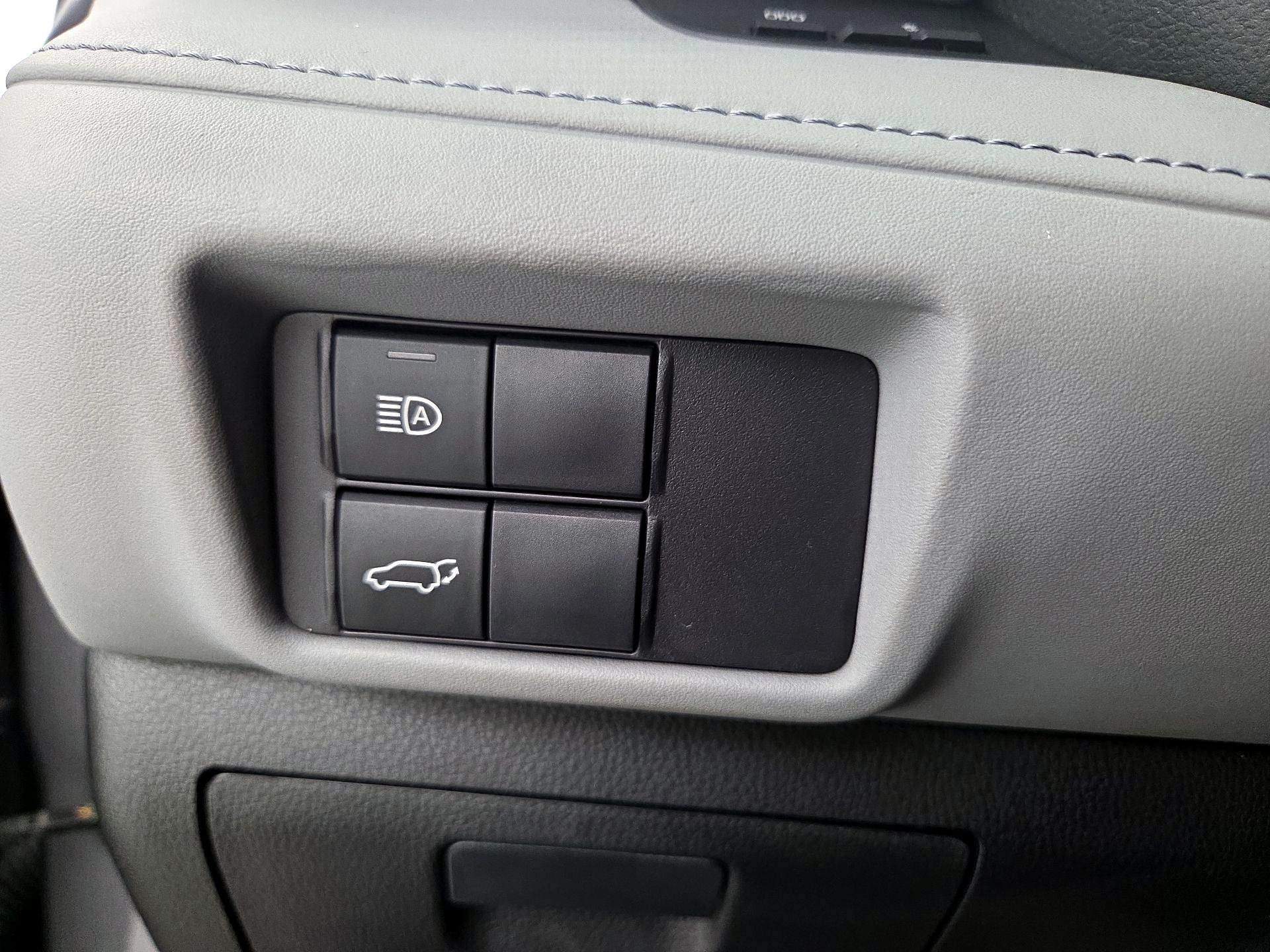 Thumbnail: 2022 Toyota Highlander - 13