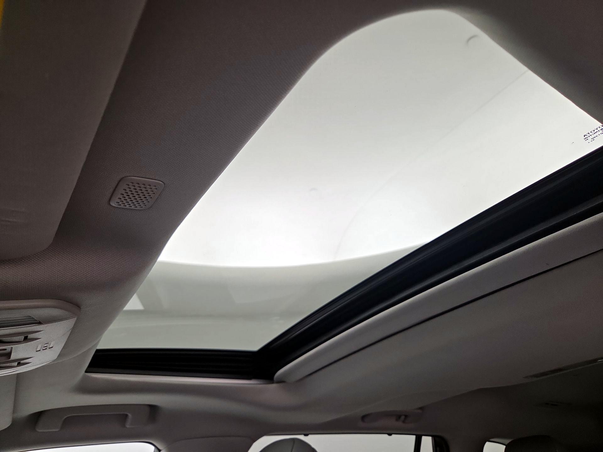 Thumbnail: 2022 Toyota Highlander - 19