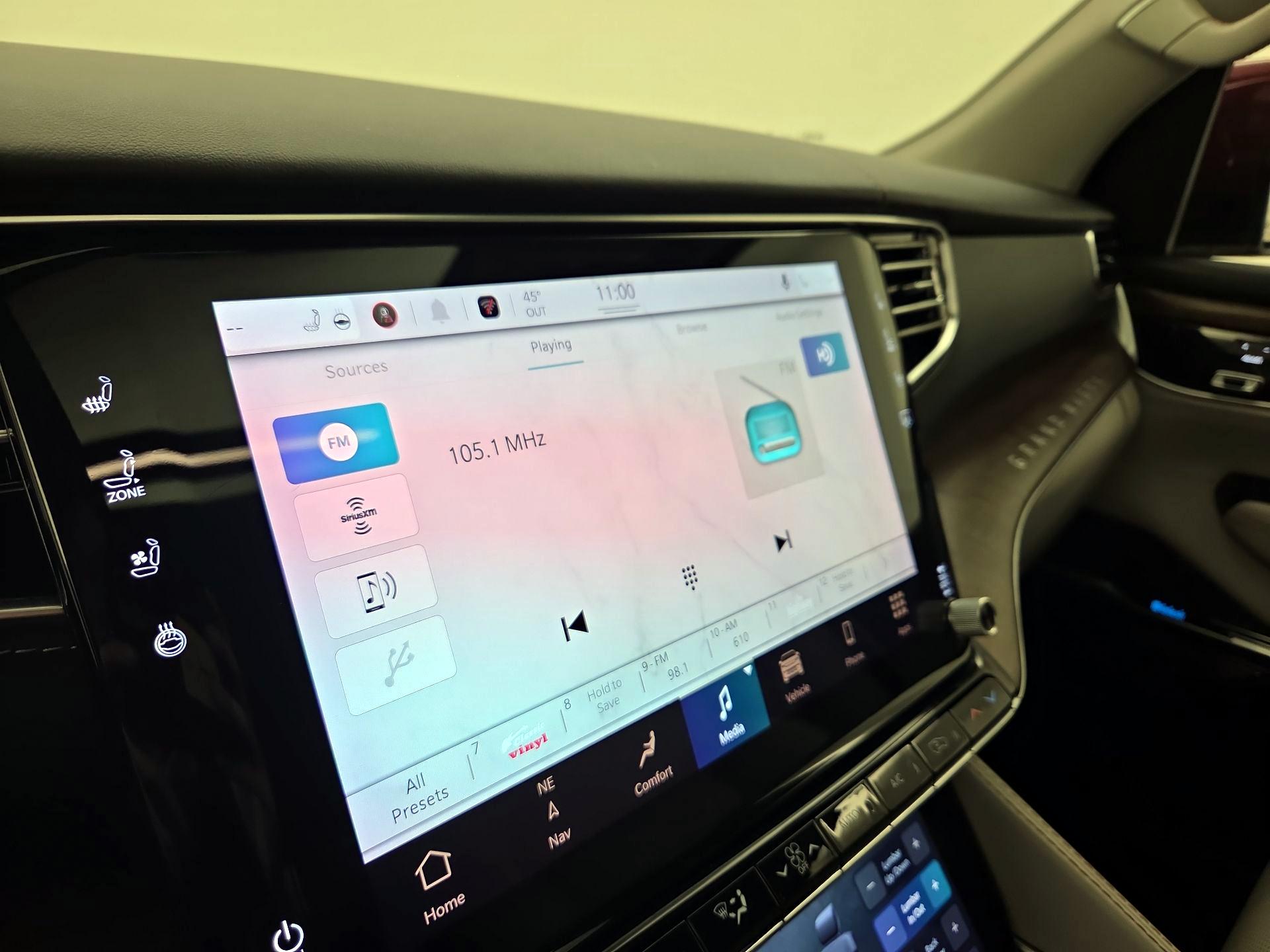 Thumbnail: 2022 Jeep Grand Wagoneer - 14