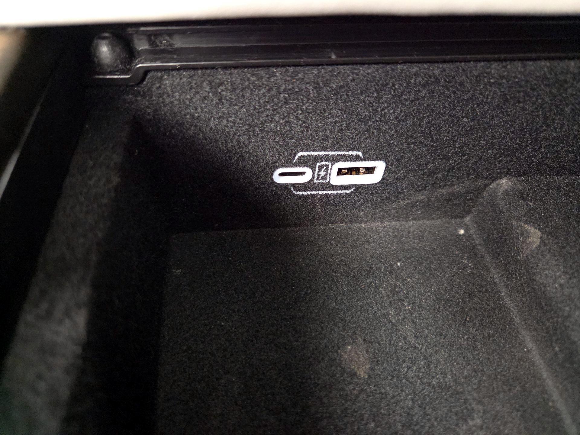 Thumbnail: 2022 Jeep Grand Wagoneer - 17