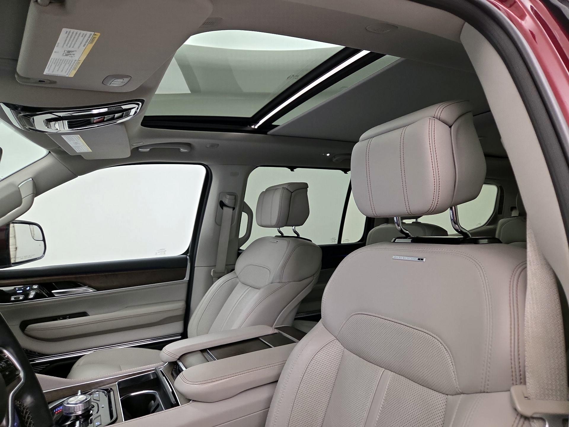 Thumbnail: 2022 Jeep Grand Wagoneer - 18