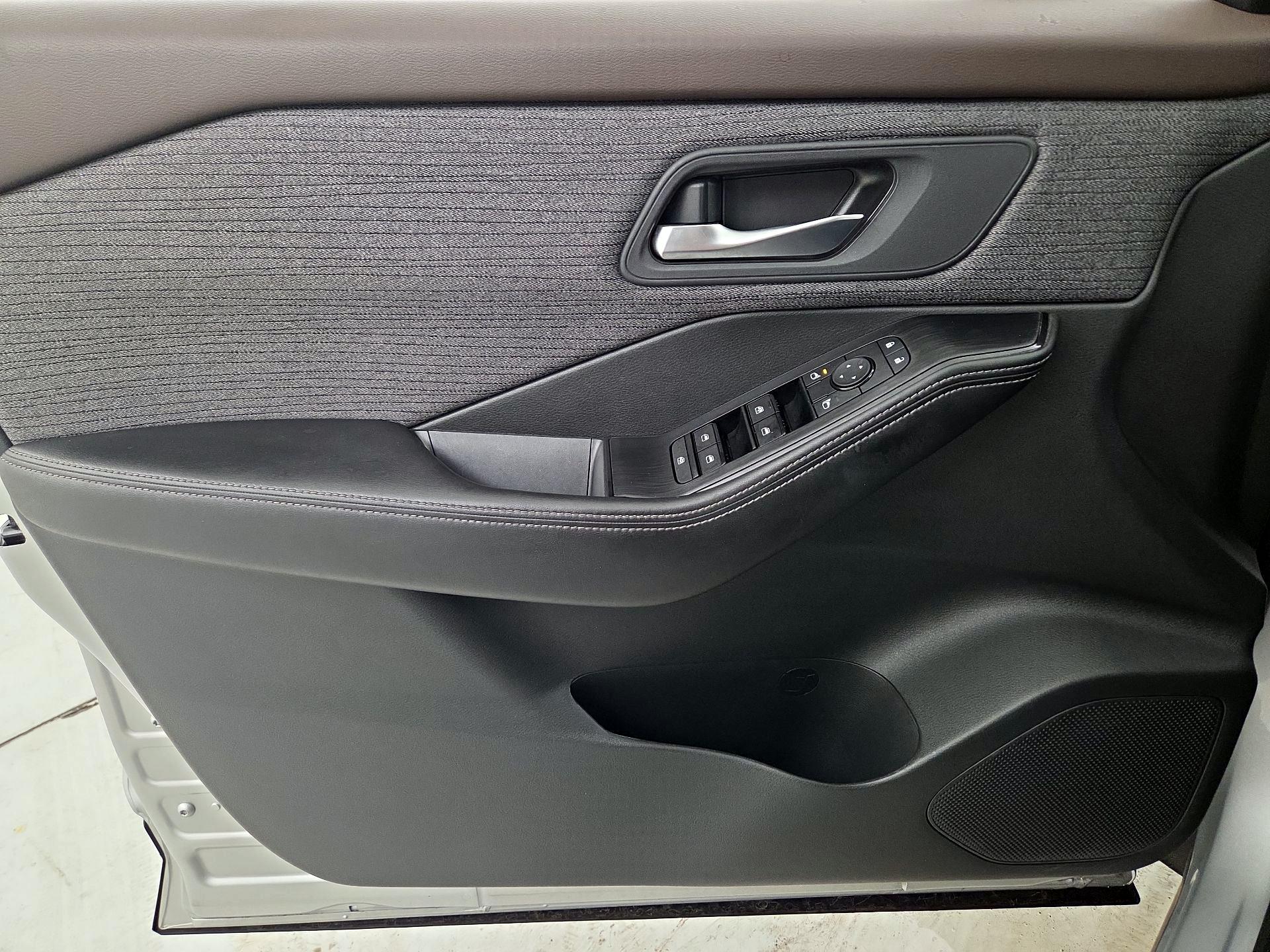 Thumbnail: 2022 Nissan Rogue - 12